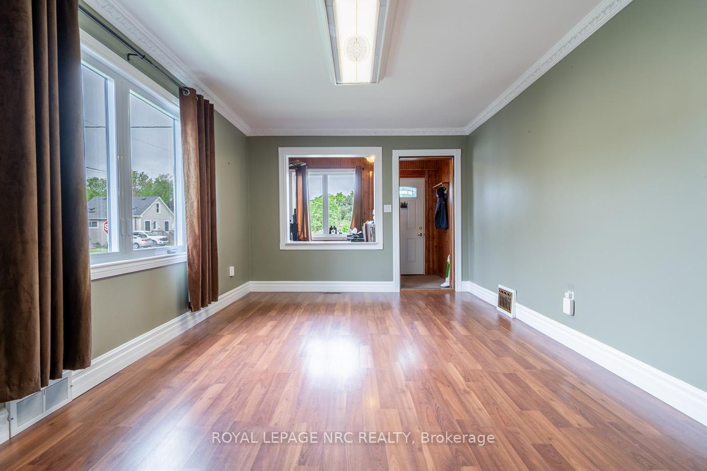 Photo 2 of 80 chetwood Street, St. Catharines, Western Hill — HOMEH