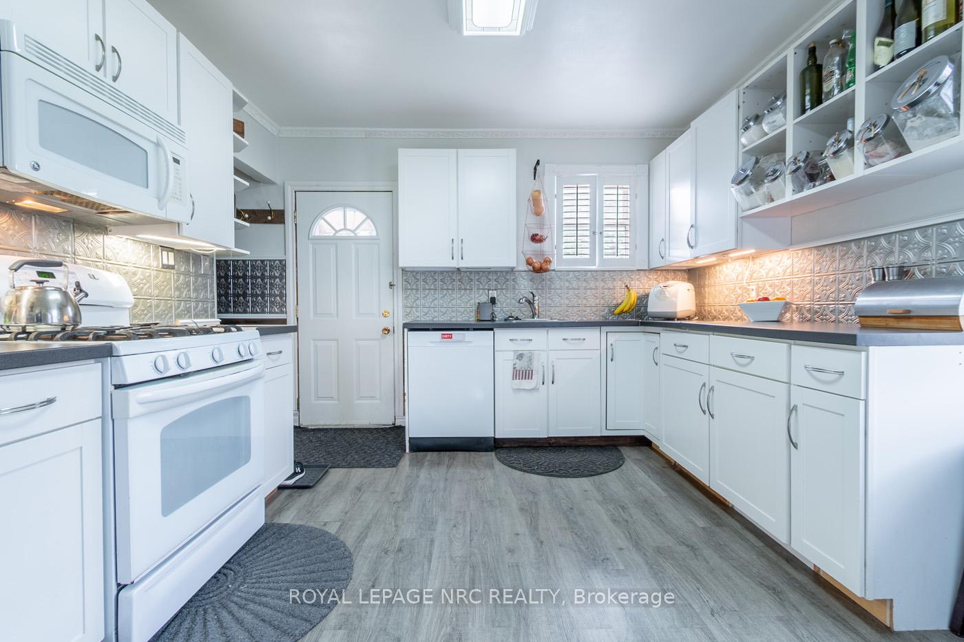 Photo 10 of 80 chetwood Street, St. Catharines, Western Hill — HOMEH