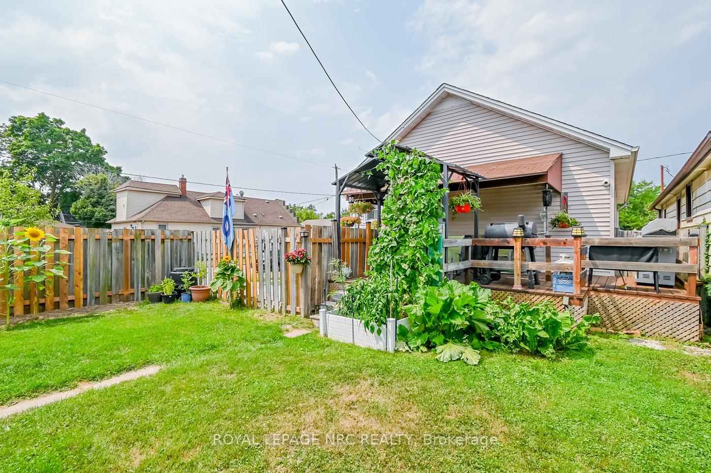 Photo 8 of 80 chetwood Street, St. Catharines, Western Hill — HOMEH