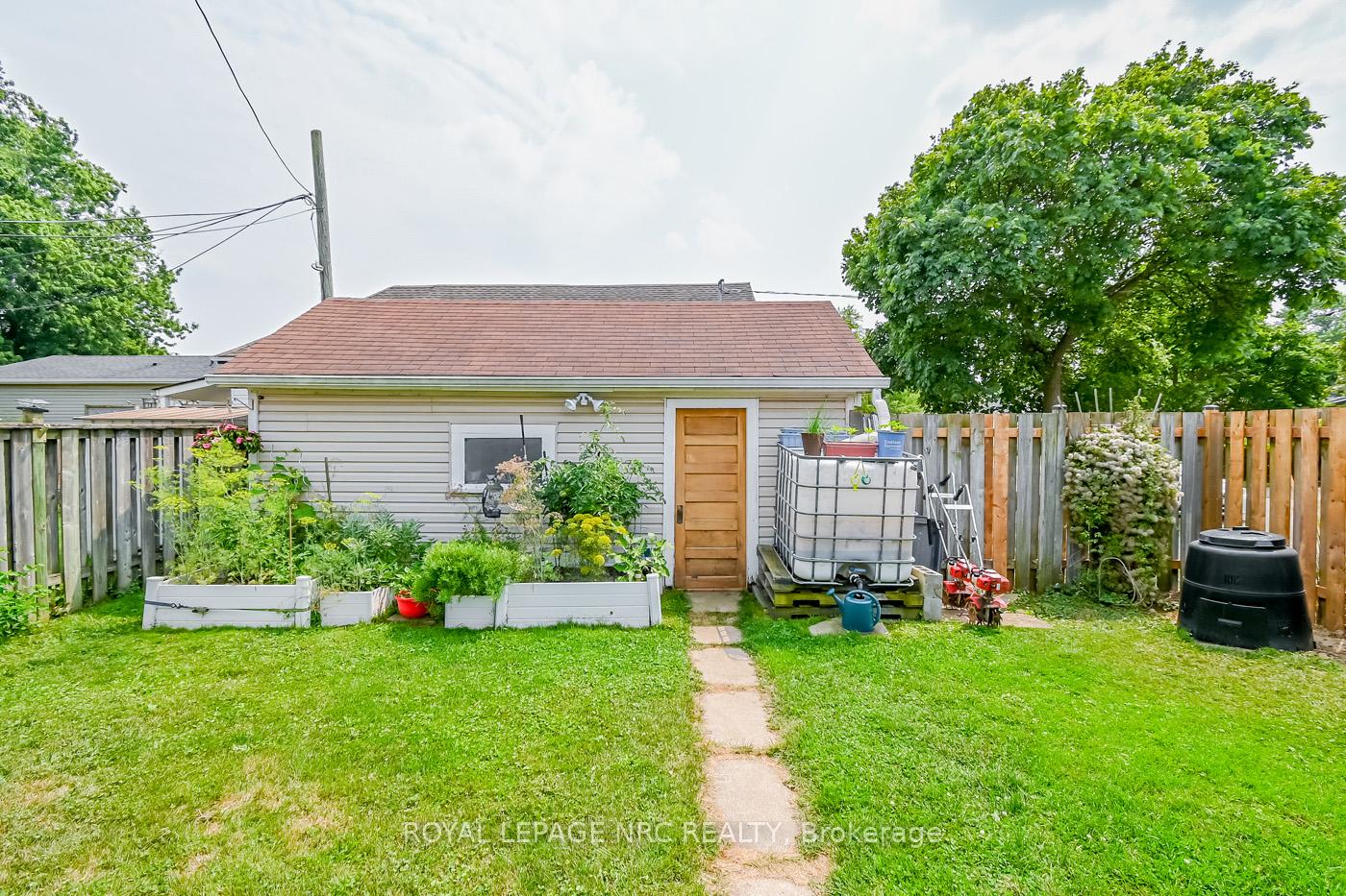 Photo 6 of 80 chetwood Street, St. Catharines, Western Hill — HOMEH