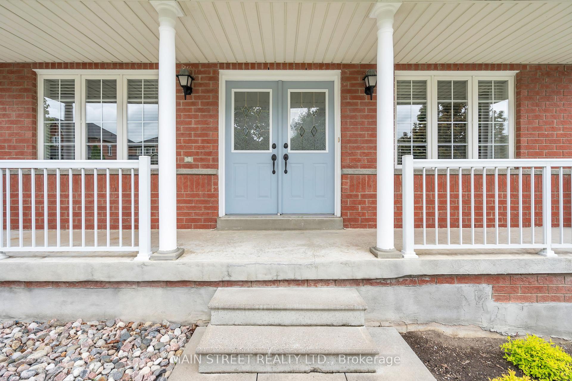 Photo 3 of 69 Brecken Drive, Georgina, Keswick South — HOMEH