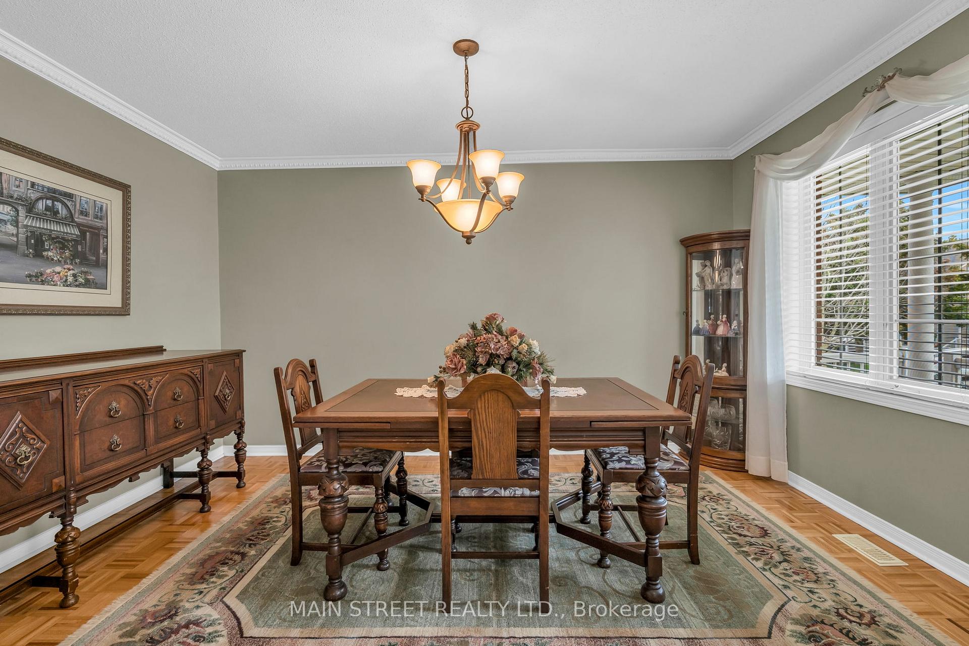 Photo 4 of 69 Brecken Drive, Georgina, Keswick South — HOMEH