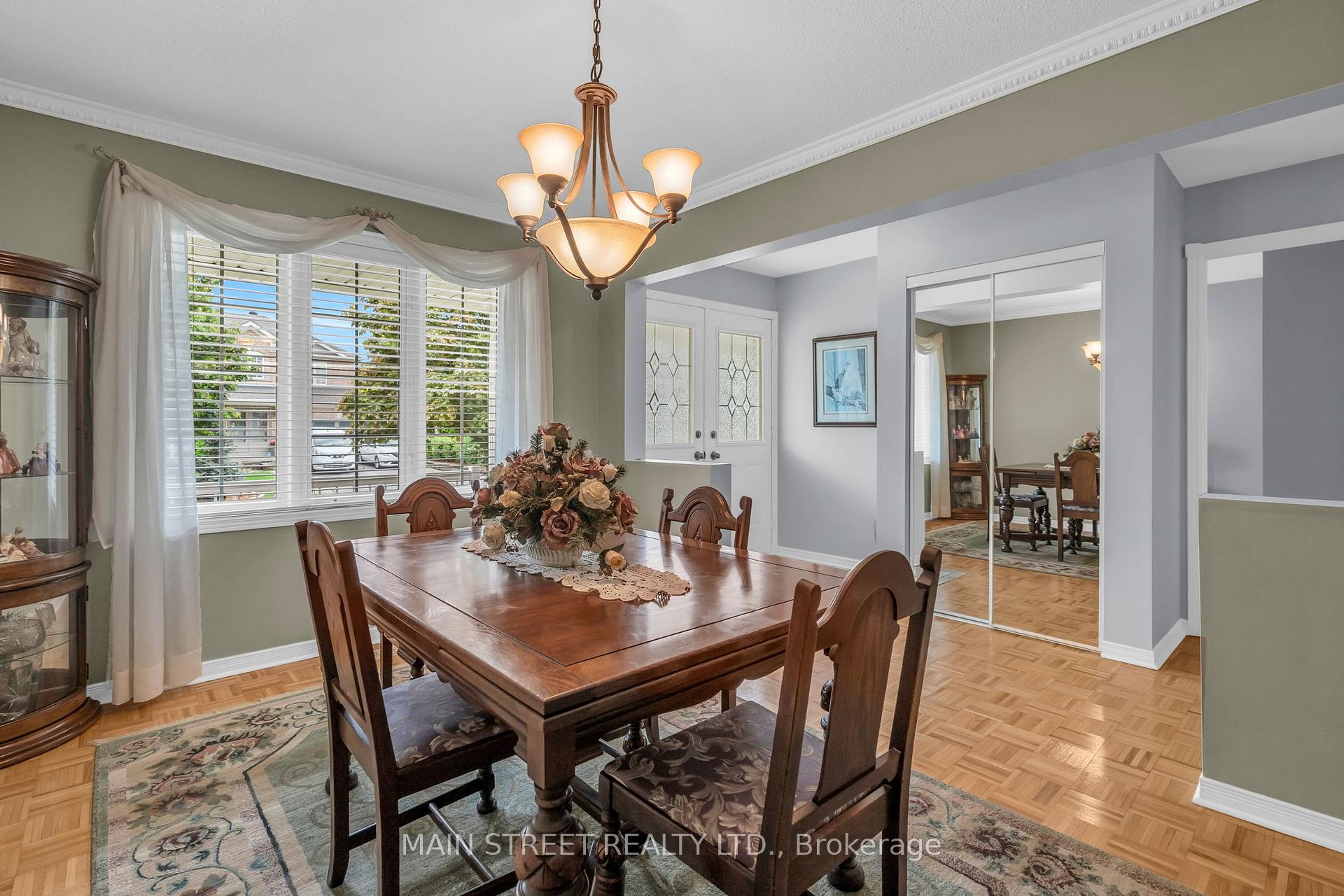 Photo 5 of 69 Brecken Drive, Georgina, Keswick South — HOMEH