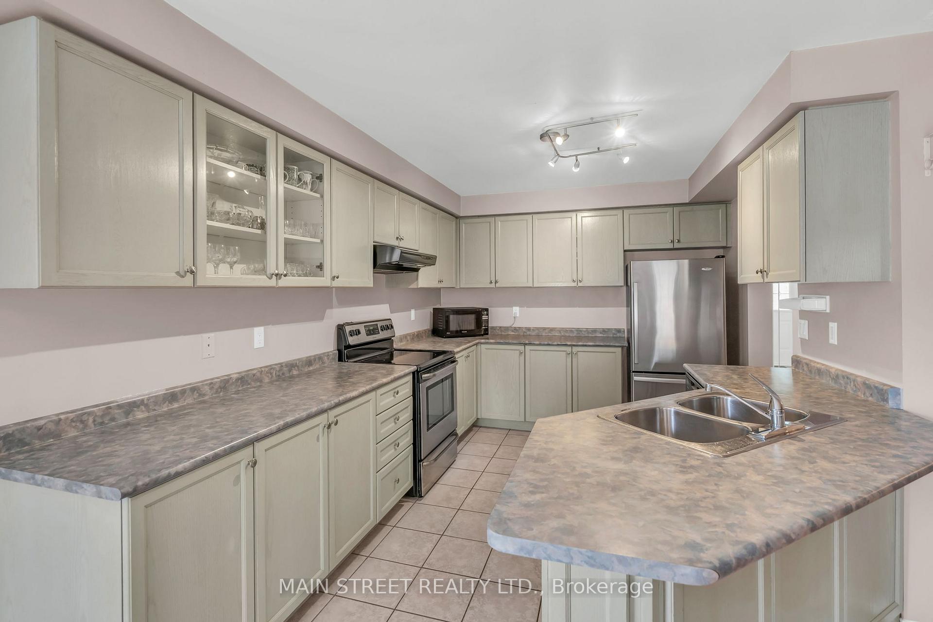Photo 9 of 69 Brecken Drive, Georgina, Keswick South — HOMEH
