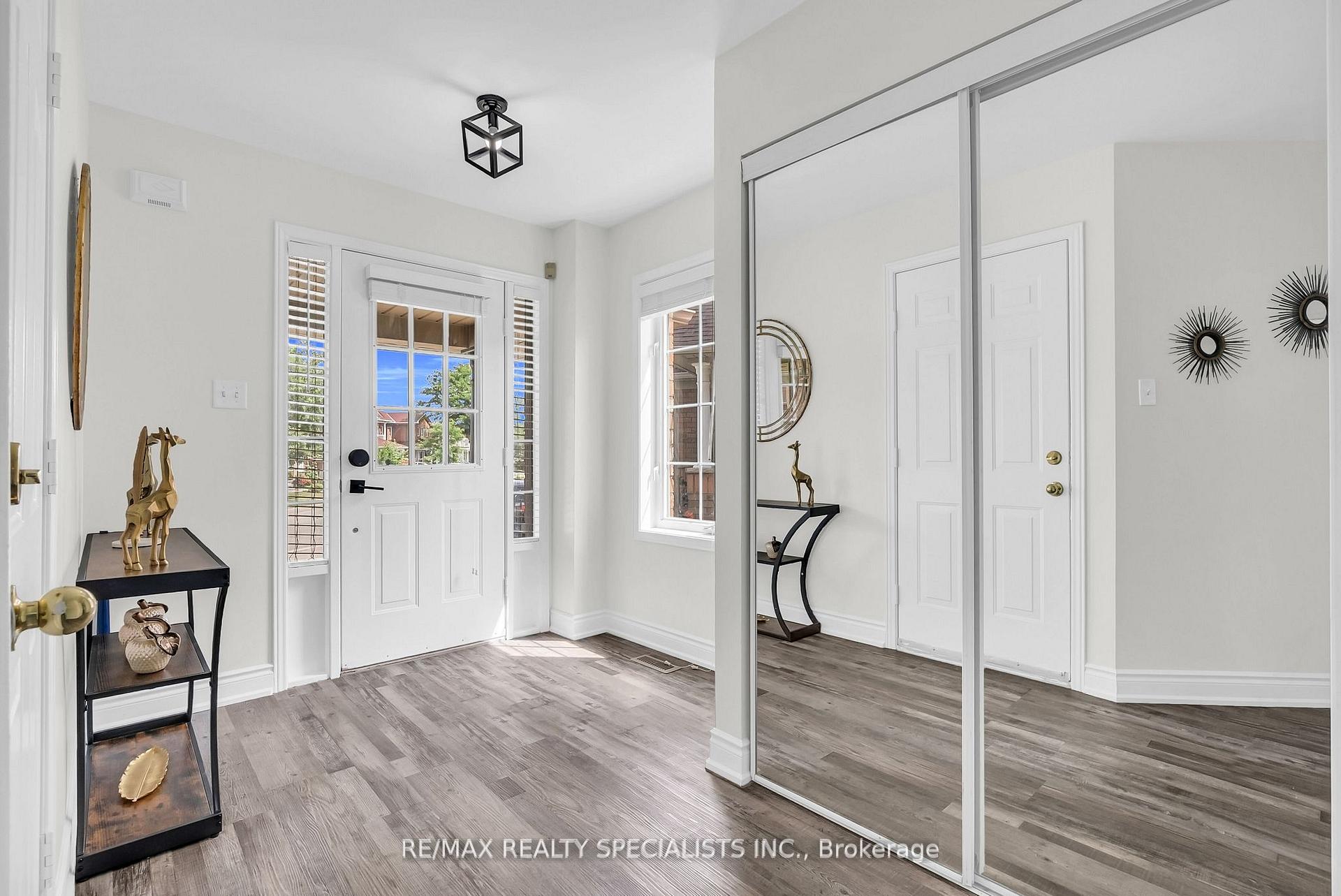 Photo 3 of 28 Serenity Lane, Brampton, Sandringham-Wellington — HOMEH