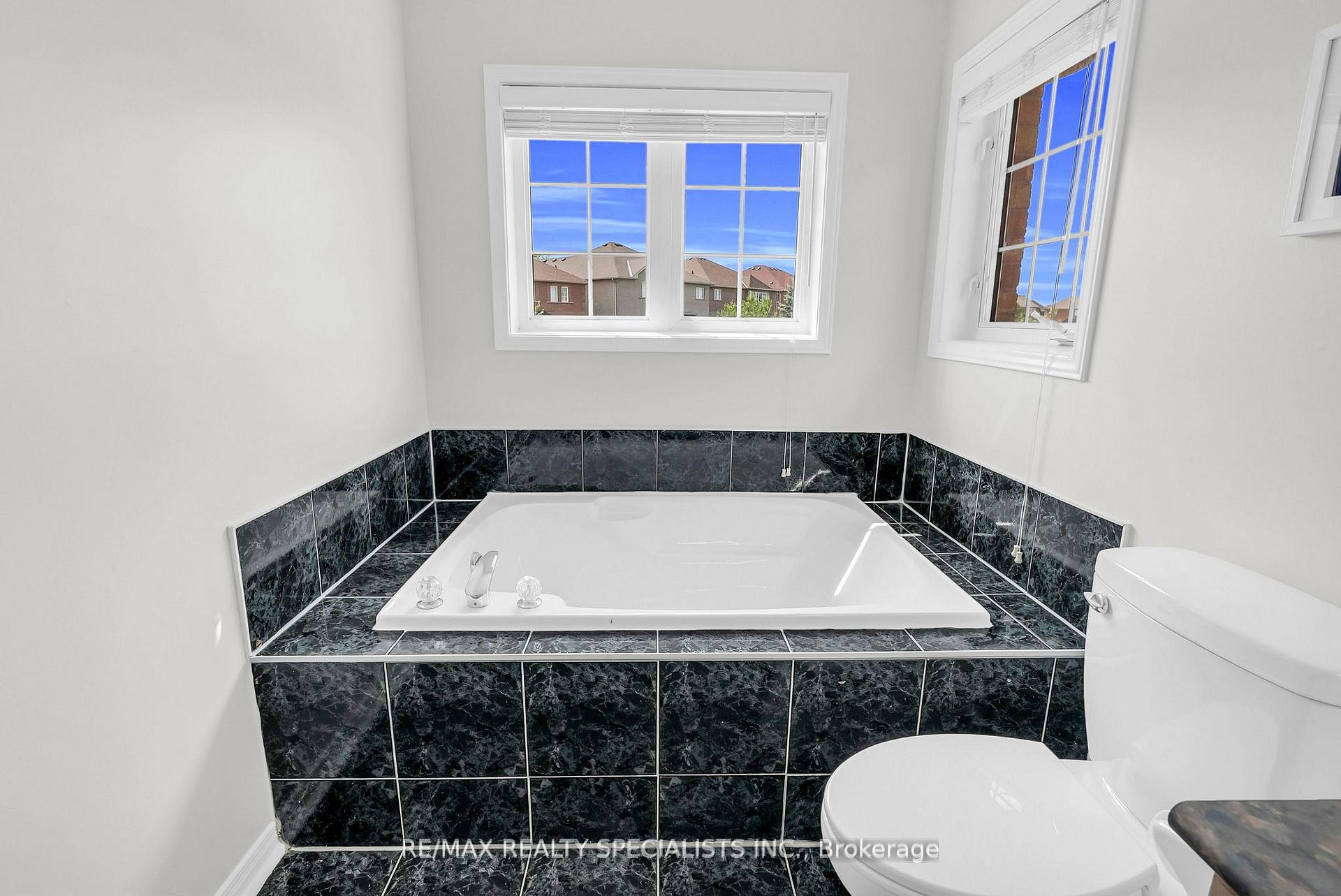 Photo 13 of 28 Serenity Lane, Brampton, Sandringham-Wellington — HOMEH