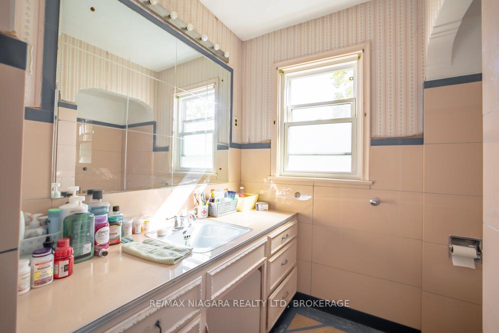 Photo 4 of 55 Ann Street, Thorold, Thorold Downtown — HOMEH