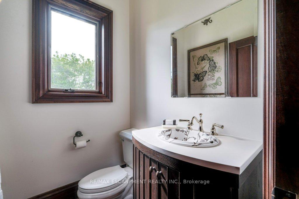 Photo 13 of 76 Oak Avenue, Hamilton, Greensville — HOMEH