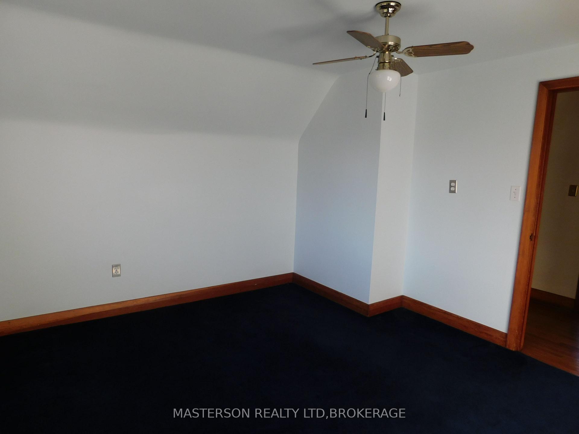 Photo 4 of 4096 Dyson Avenue, Niagara Falls, Downtown — HOMEH