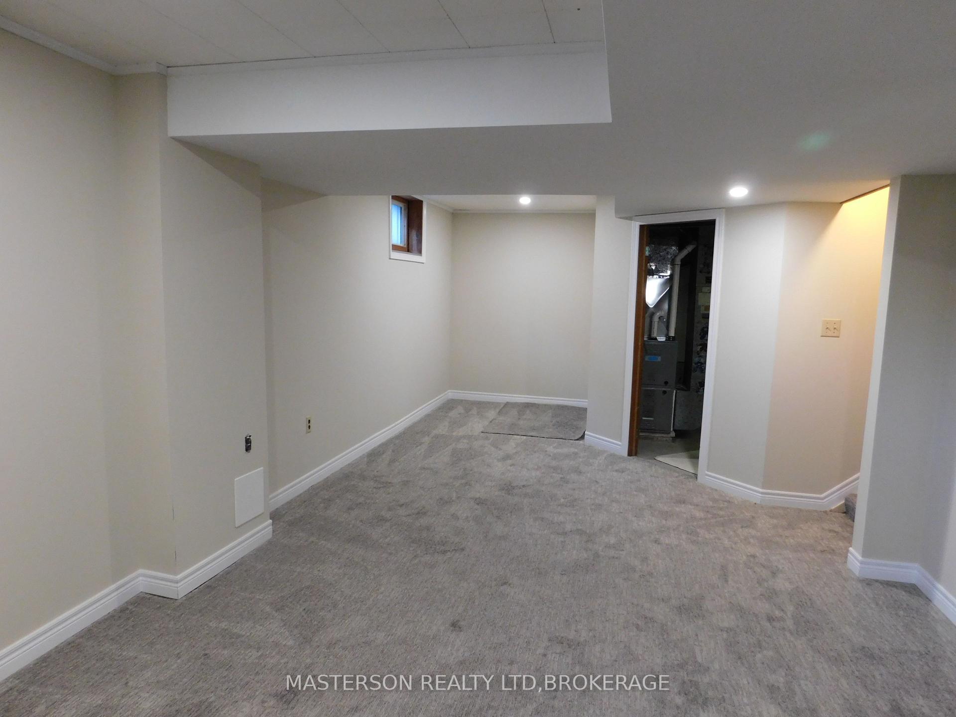 Photo 5 of 4096 Dyson Avenue, Niagara Falls, Downtown — HOMEH