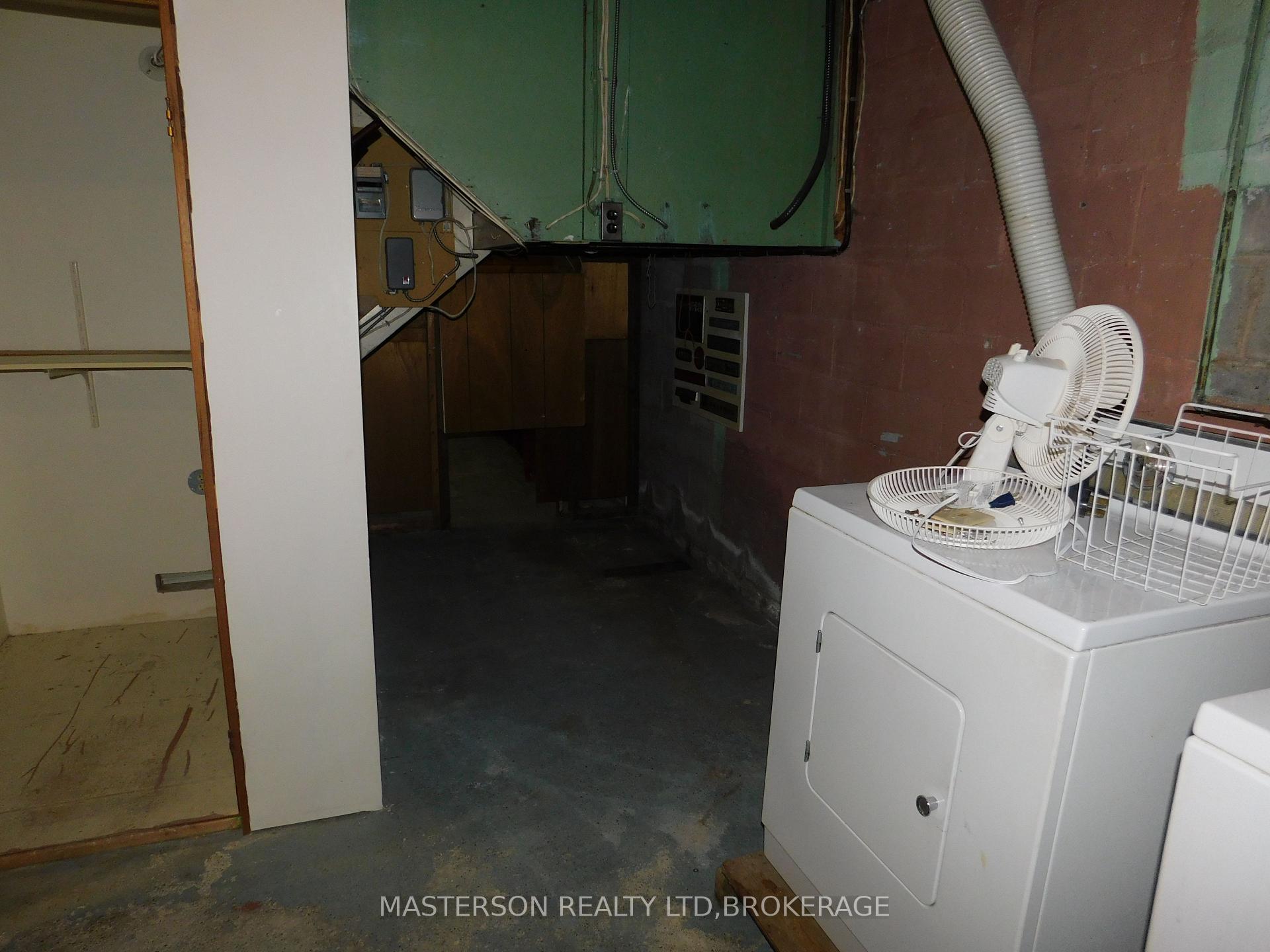 Photo 10 of 4096 Dyson Avenue, Niagara Falls, Downtown — HOMEH