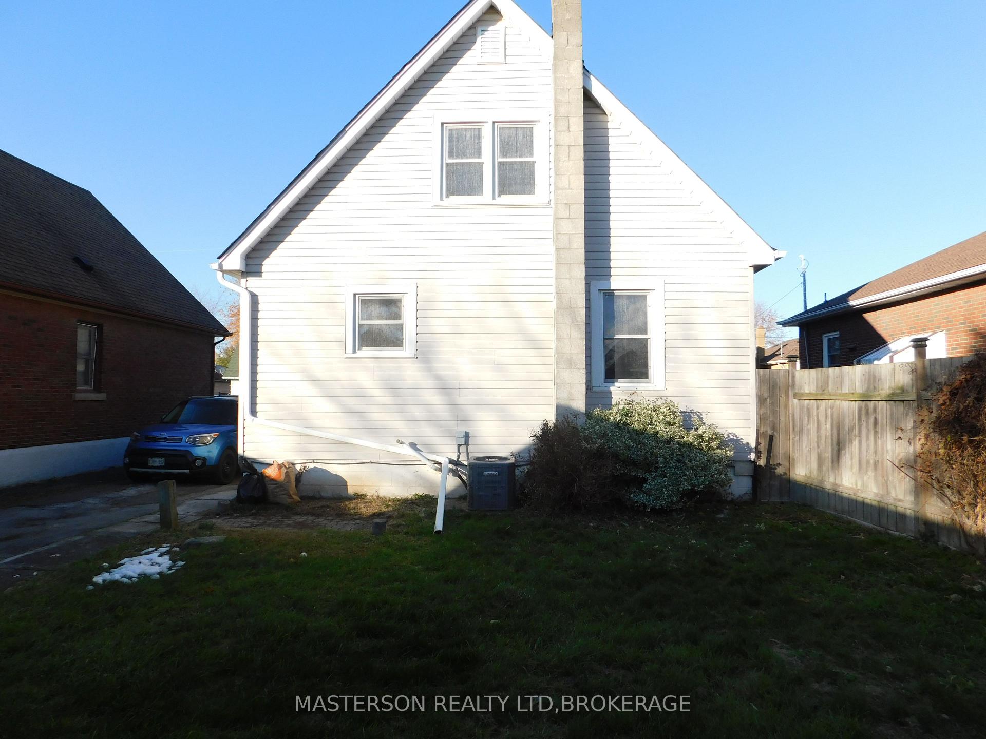 Photo 6 of 4096 Dyson Avenue, Niagara Falls, Downtown — HOMEH