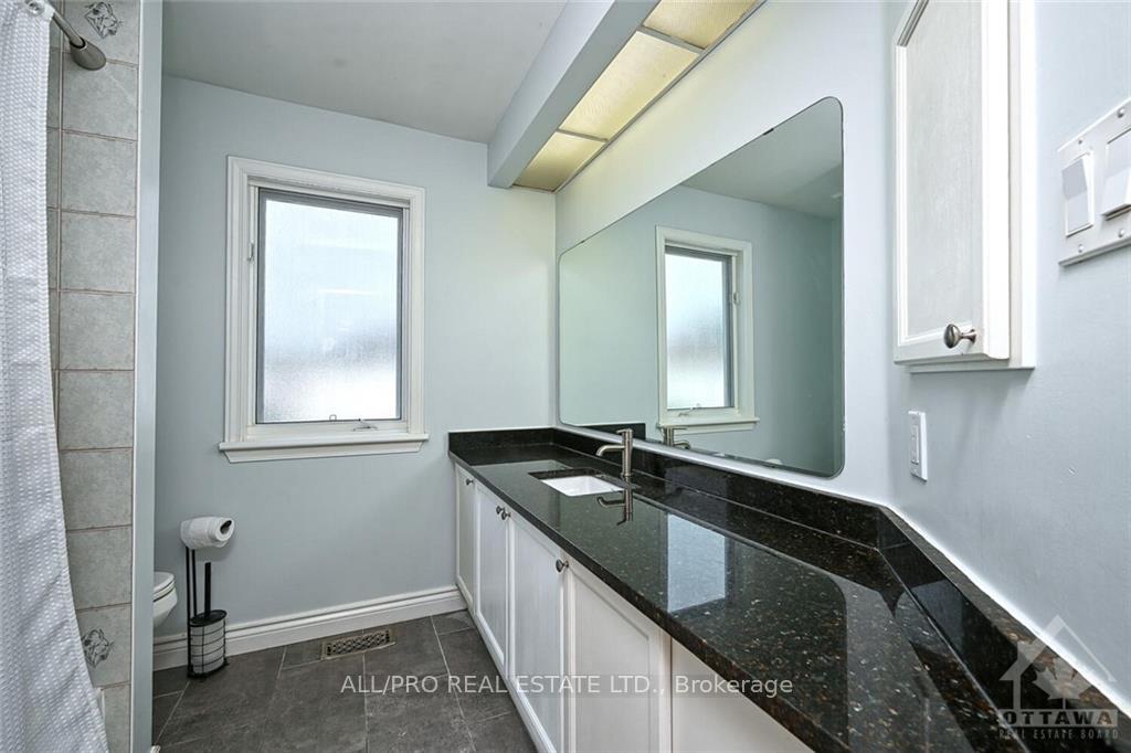 Photo 10 of 4318 Totem Drive, Ottawa, Riverside South/Gloucester Glen — HOMEH
