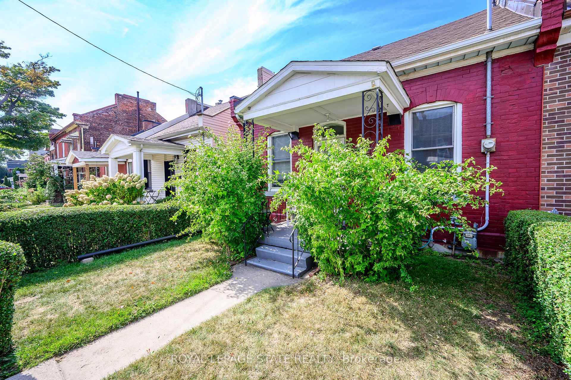 Photo 3 of 127 East Avenue N, Hamilton, Landsdale — HOMEH