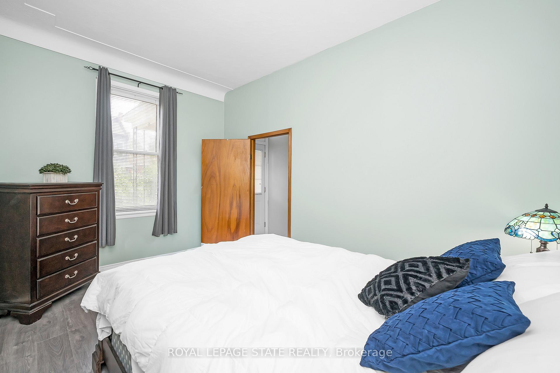 Photo 4 of 127 East Avenue N, Hamilton, Landsdale — HOMEH