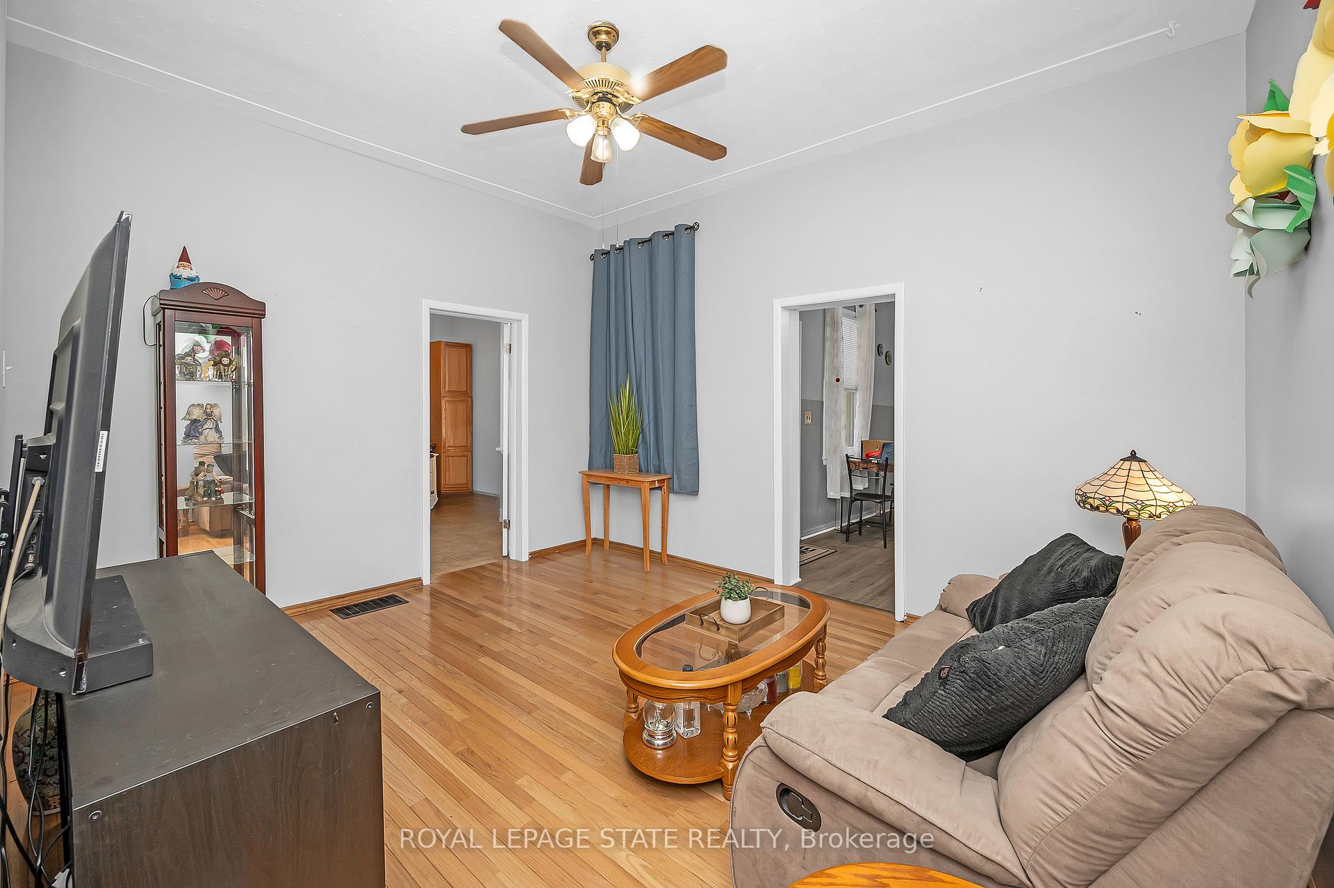 Photo 11 of 127 East Avenue N, Hamilton, Landsdale — HOMEH