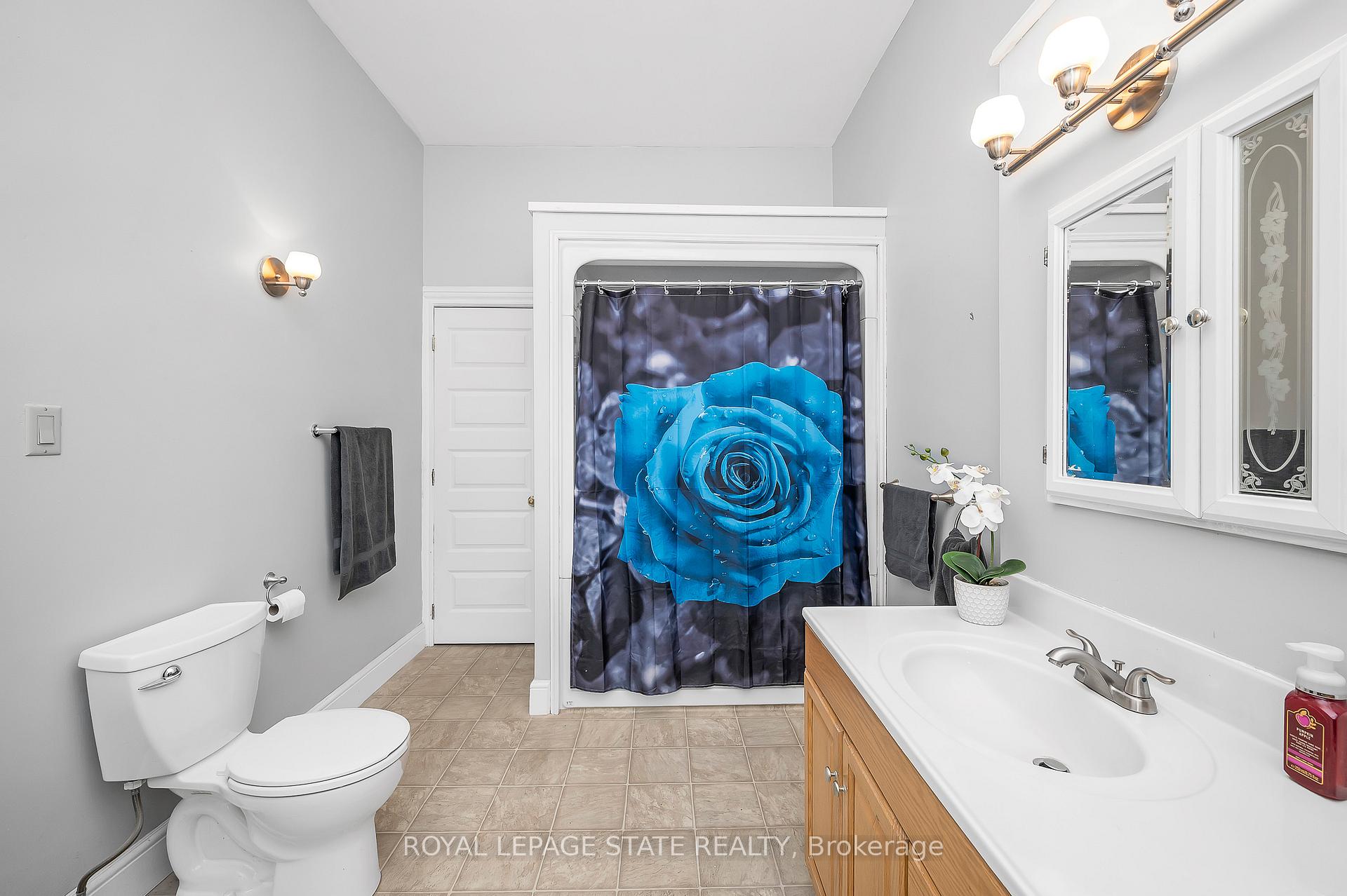 Photo 10 of 127 East Avenue N, Hamilton, Landsdale — HOMEH