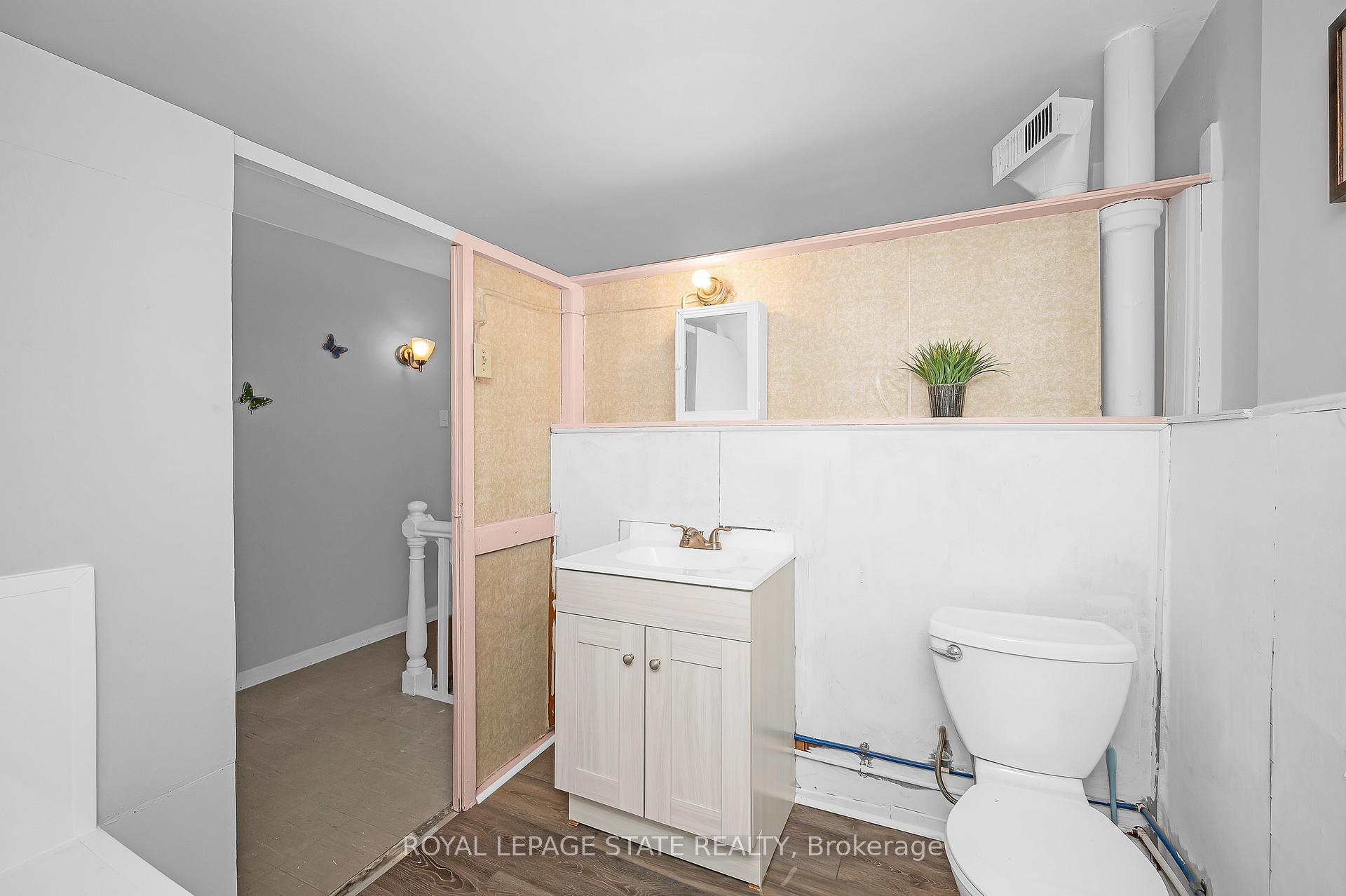 Photo 31 of 127 East Avenue N, Hamilton, Landsdale — HOMEH
