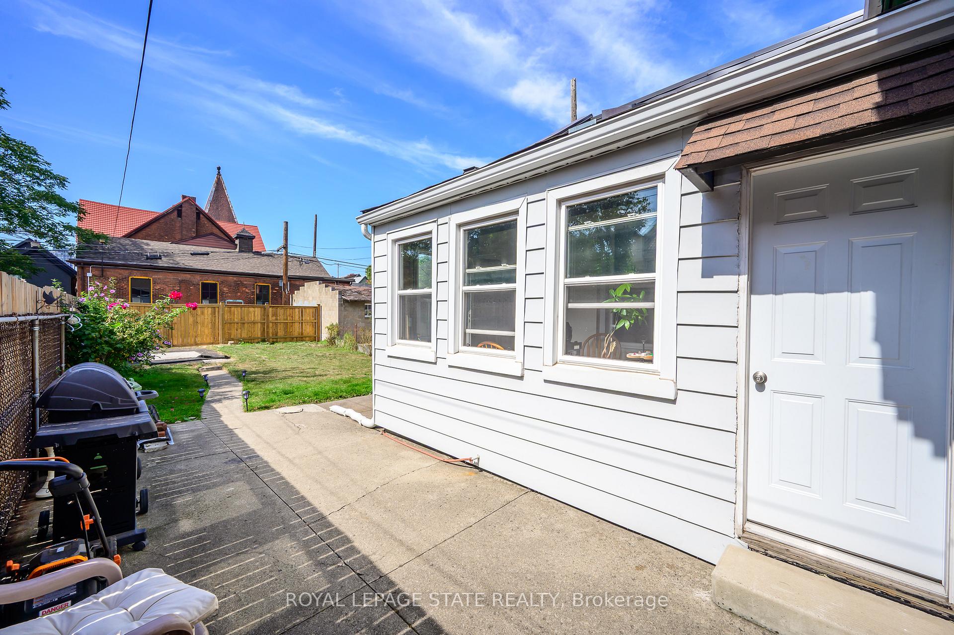 Photo 18 of 127 East Avenue N, Hamilton, Landsdale — HOMEH