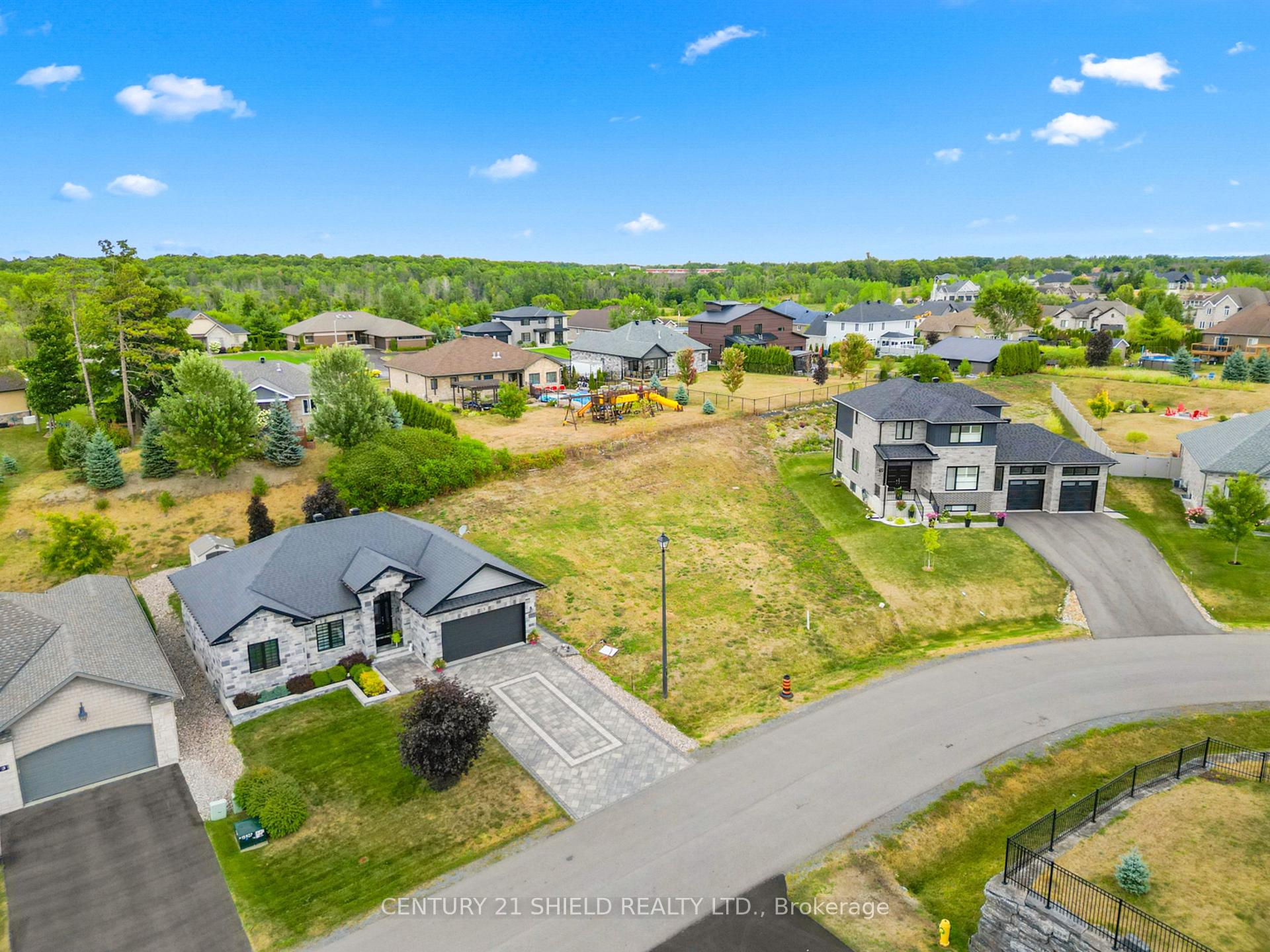 Photo 3 of 7 Matthew Kieran Crescent, South Stormont, Long Sault — HOMEH