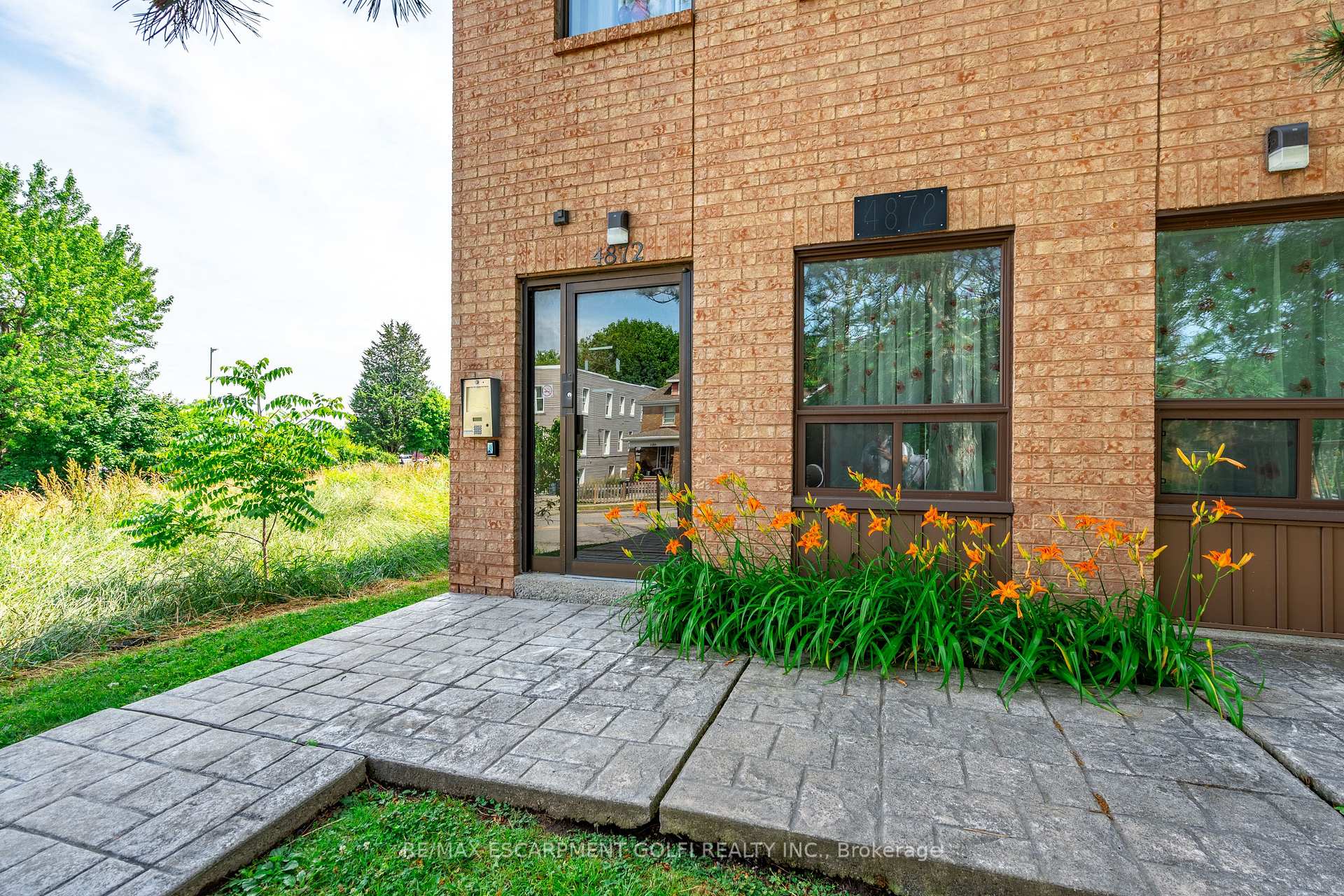 Photo 14 of Unit 101, 4872 Valley Way, Niagara Falls, Cherrywood — HOMEH