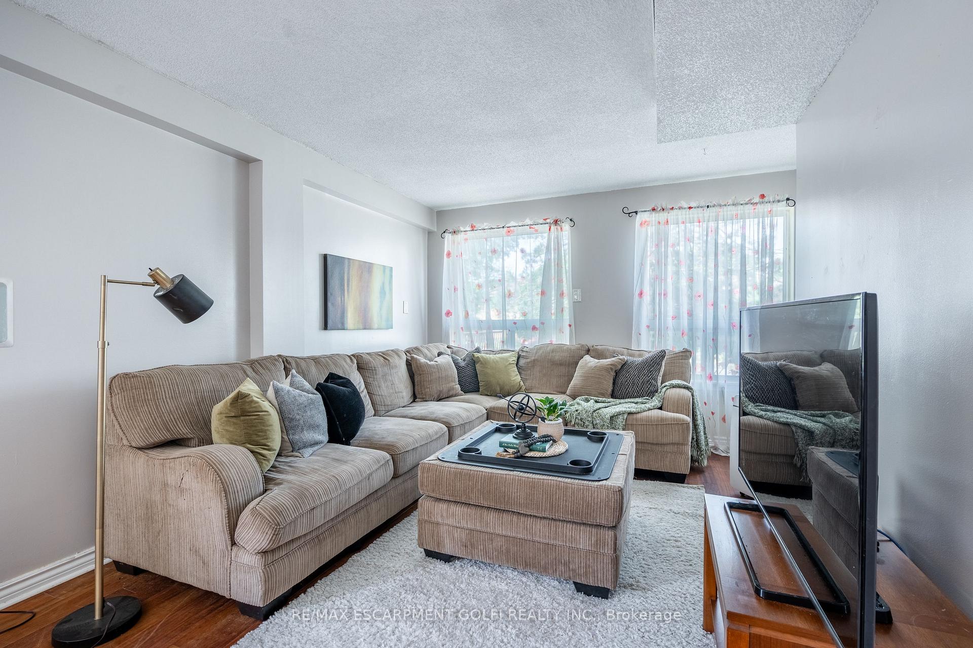 Photo 22 of Unit 101, 4872 Valley Way, Niagara Falls, Cherrywood — HOMEH