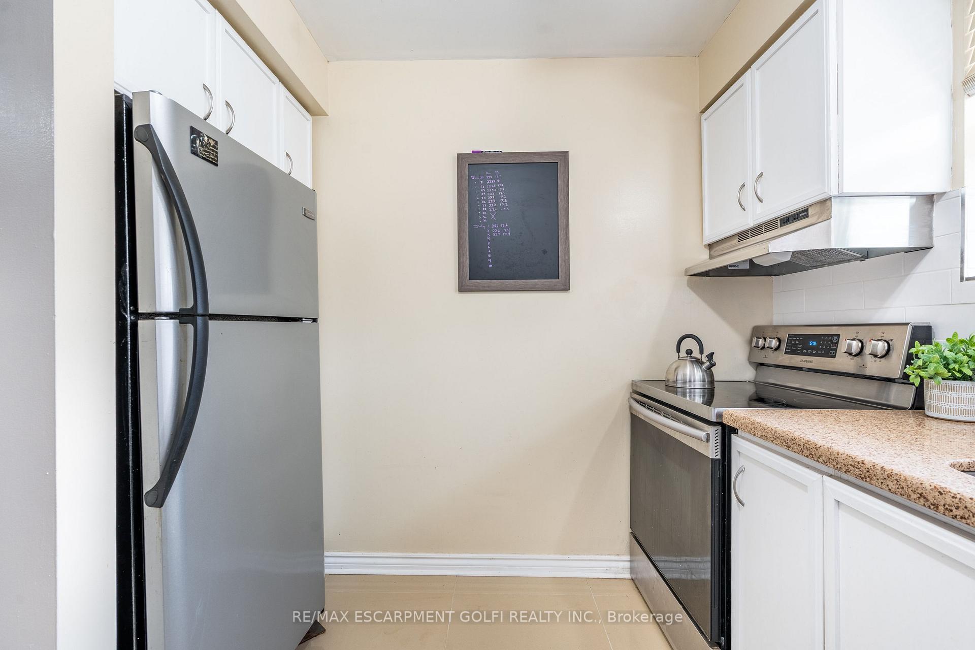 Photo 7 of Unit 101, 4872 Valley Way, Niagara Falls, Cherrywood — HOMEH
