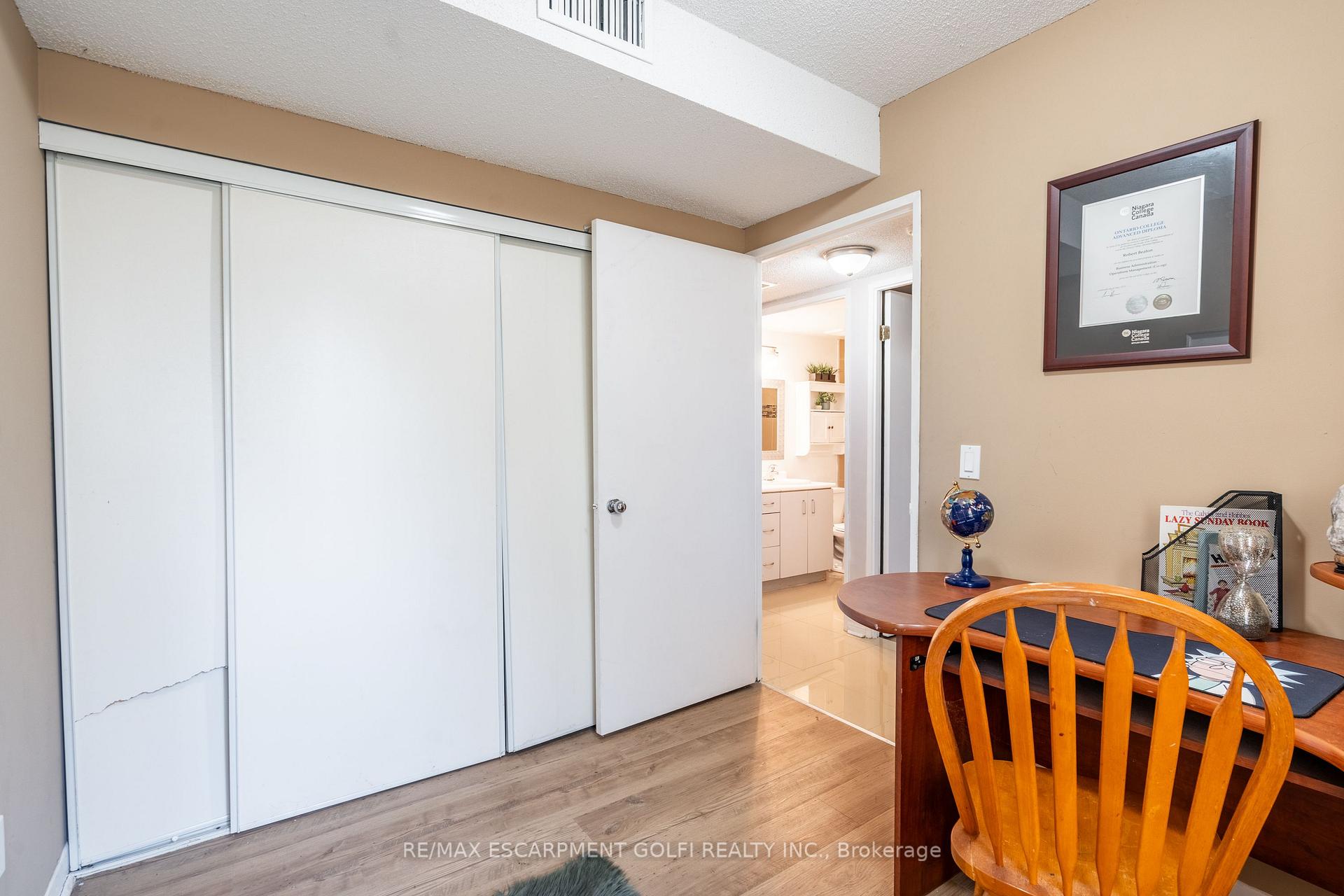 Photo 12 of Unit 101, 4872 Valley Way, Niagara Falls, Cherrywood — HOMEH