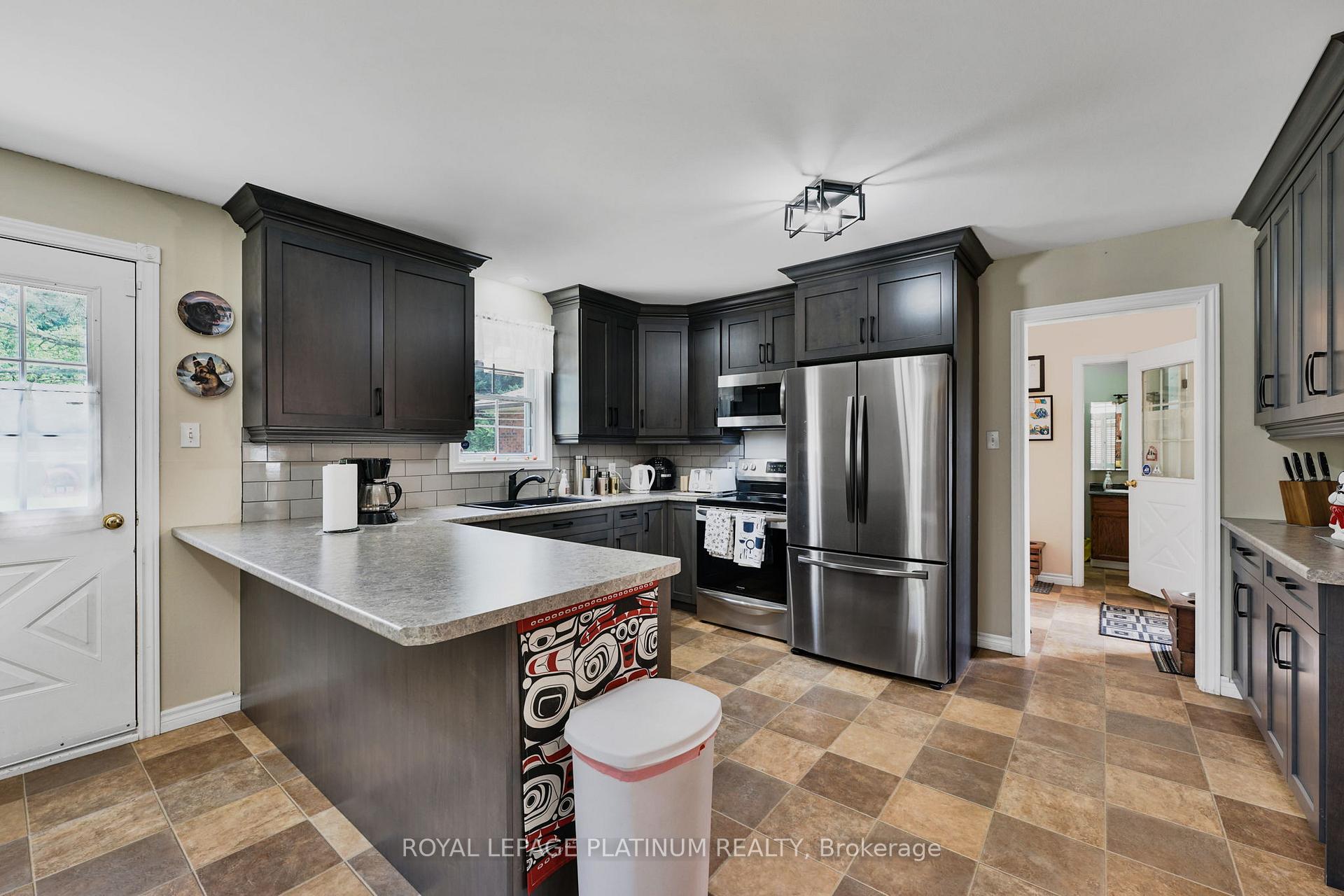 Photo 12 of 155 Clyde Street, Wellington North, Mount Forest — HOMEH