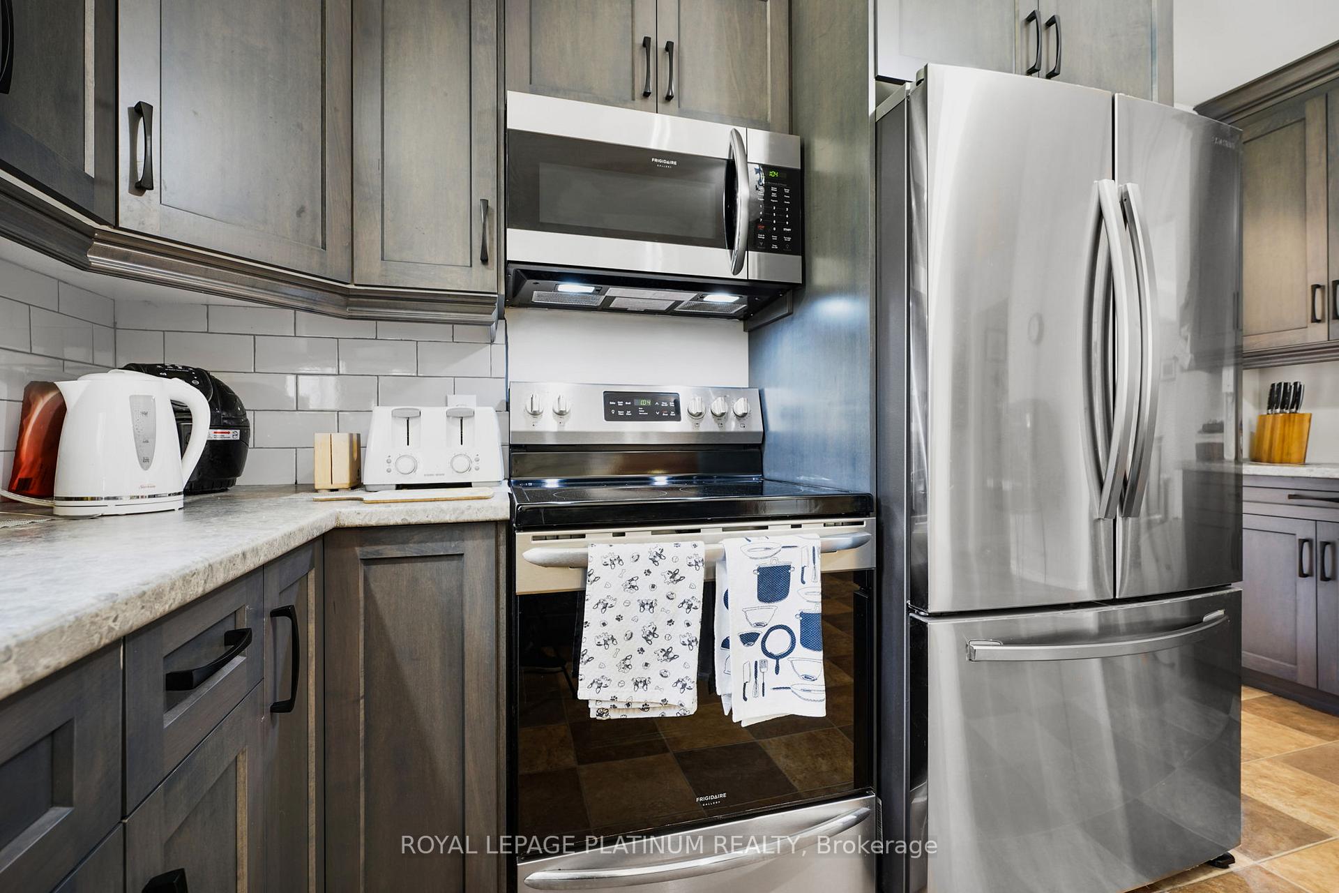 Photo 7 of 155 Clyde Street, Wellington North, Mount Forest — HOMEH