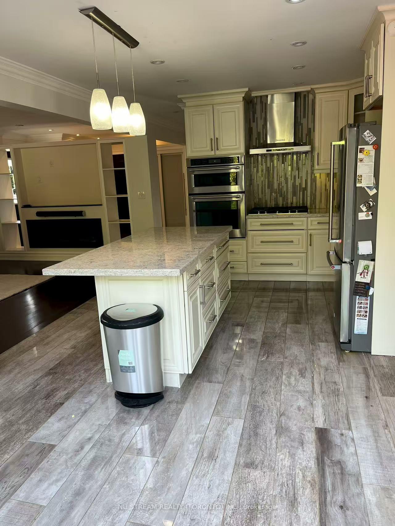 Photo 13 of 4 hickory Drive, Markham, Raymerville — HOMEH