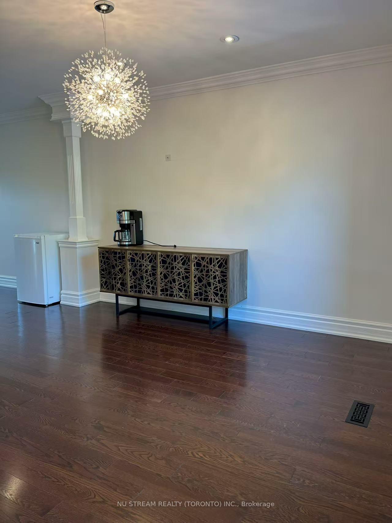 Photo 10 of 4 hickory Drive, Markham, Raymerville — HOMEH