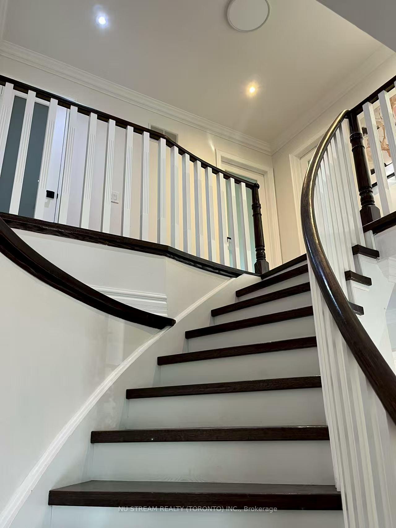 Photo 9 of 4 hickory Drive, Markham, Raymerville — HOMEH