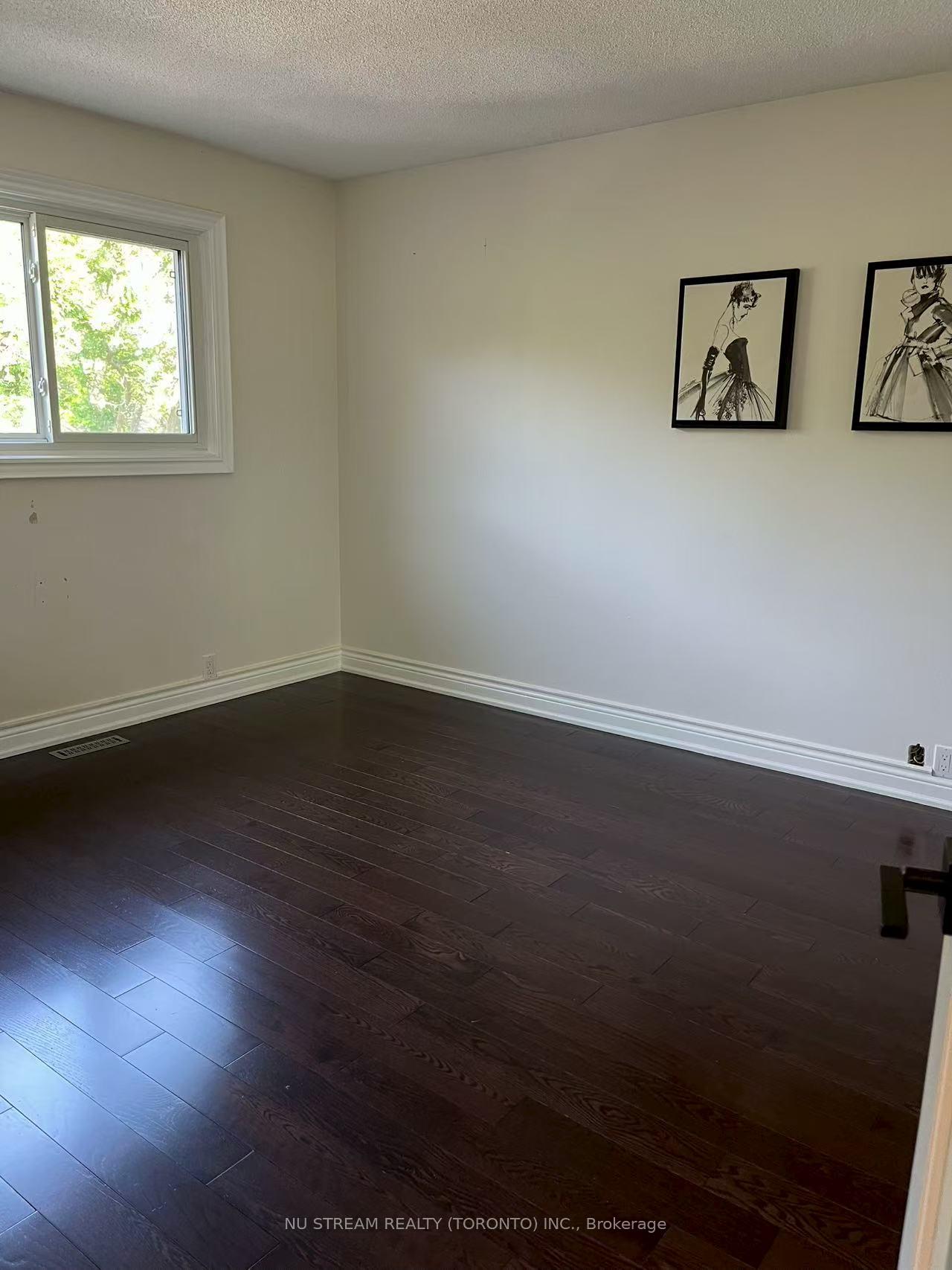 Photo 19 of 4 hickory Drive, Markham, Raymerville — HOMEH
