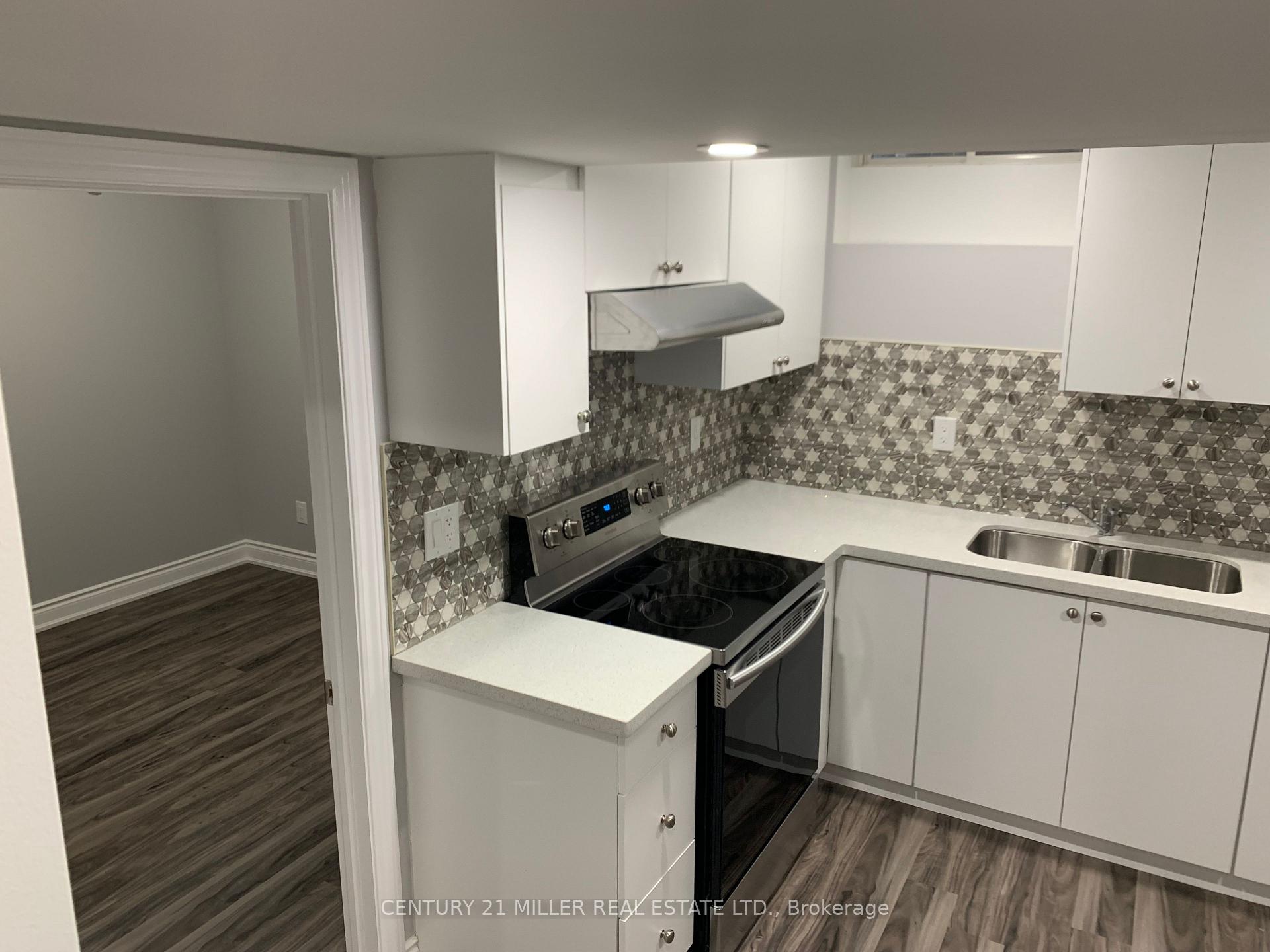 Photo 11 of 389 Royal West Drive, Brampton, Credit Valley — HOMEH