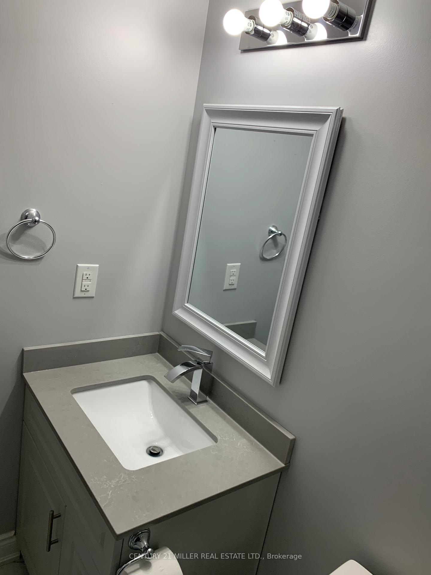 Photo 3 of 389 Royal West Drive, Brampton, Credit Valley — HOMEH