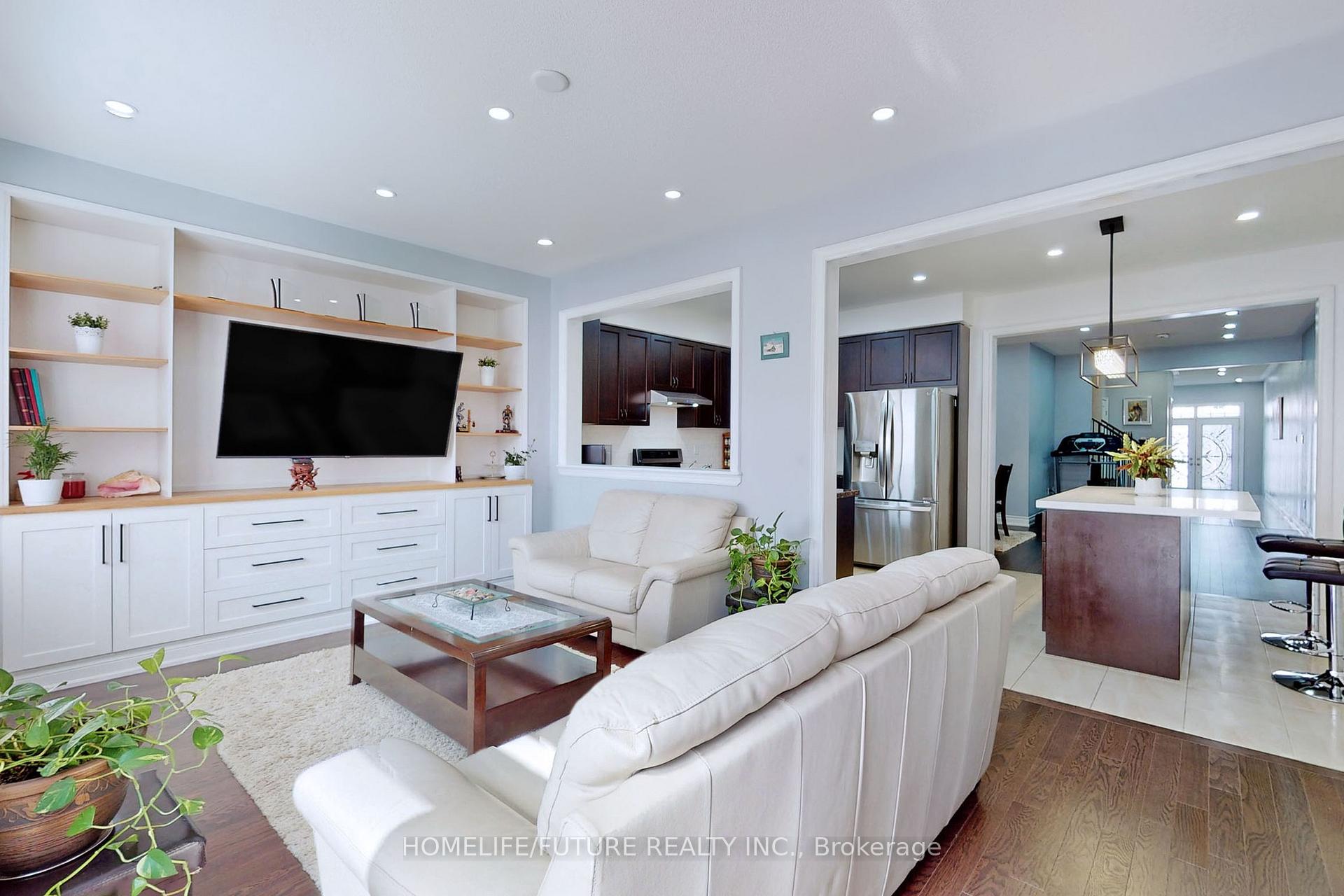 Photo 3 of Unit Main & 2nd, 72 Mohandas Drive, Markham, Cedarwood — HOMEH