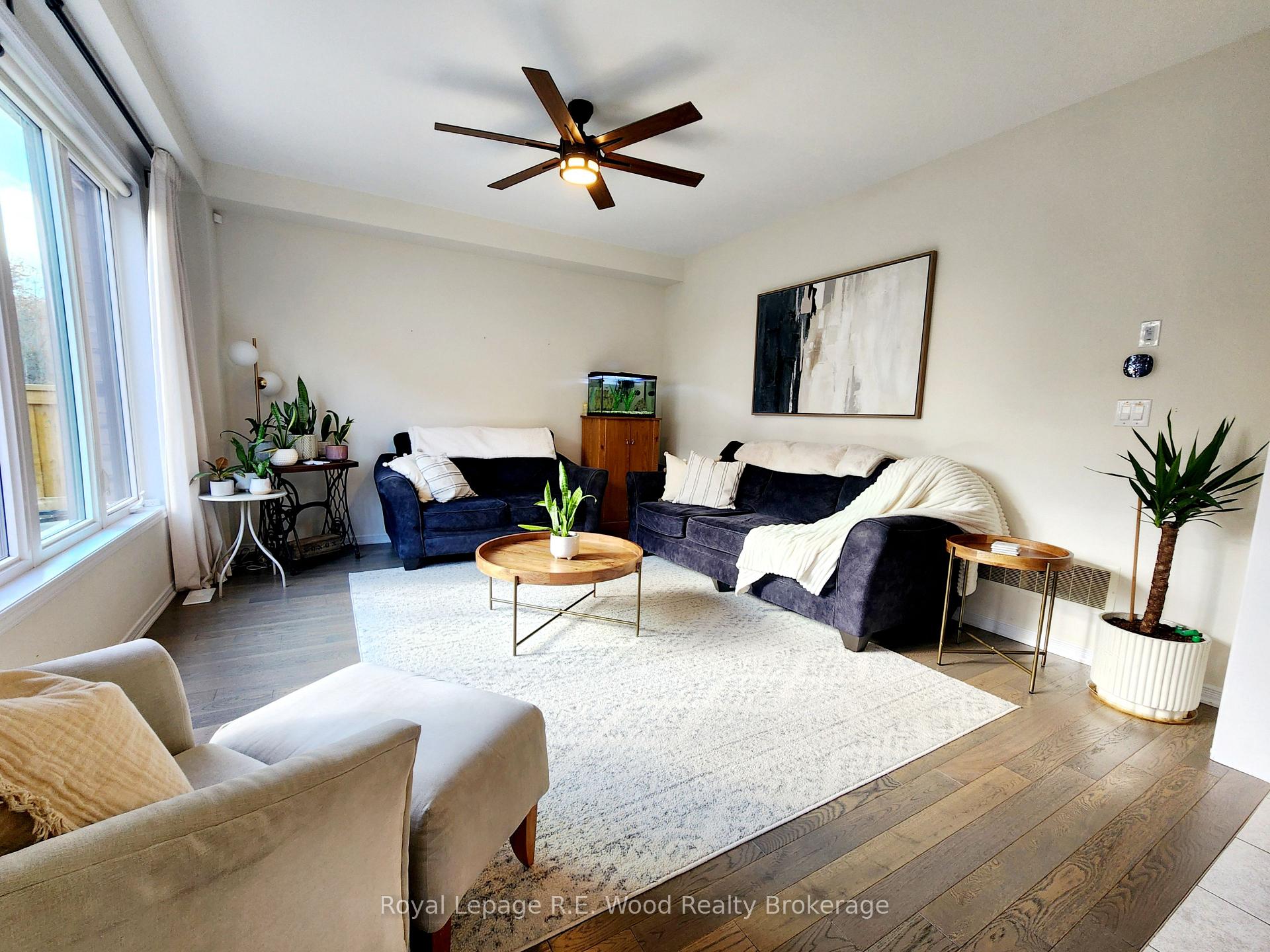 Photo 5 of 93 Cactus Crescent, Hamilton, Stoney Creek Mountain — HOMEH