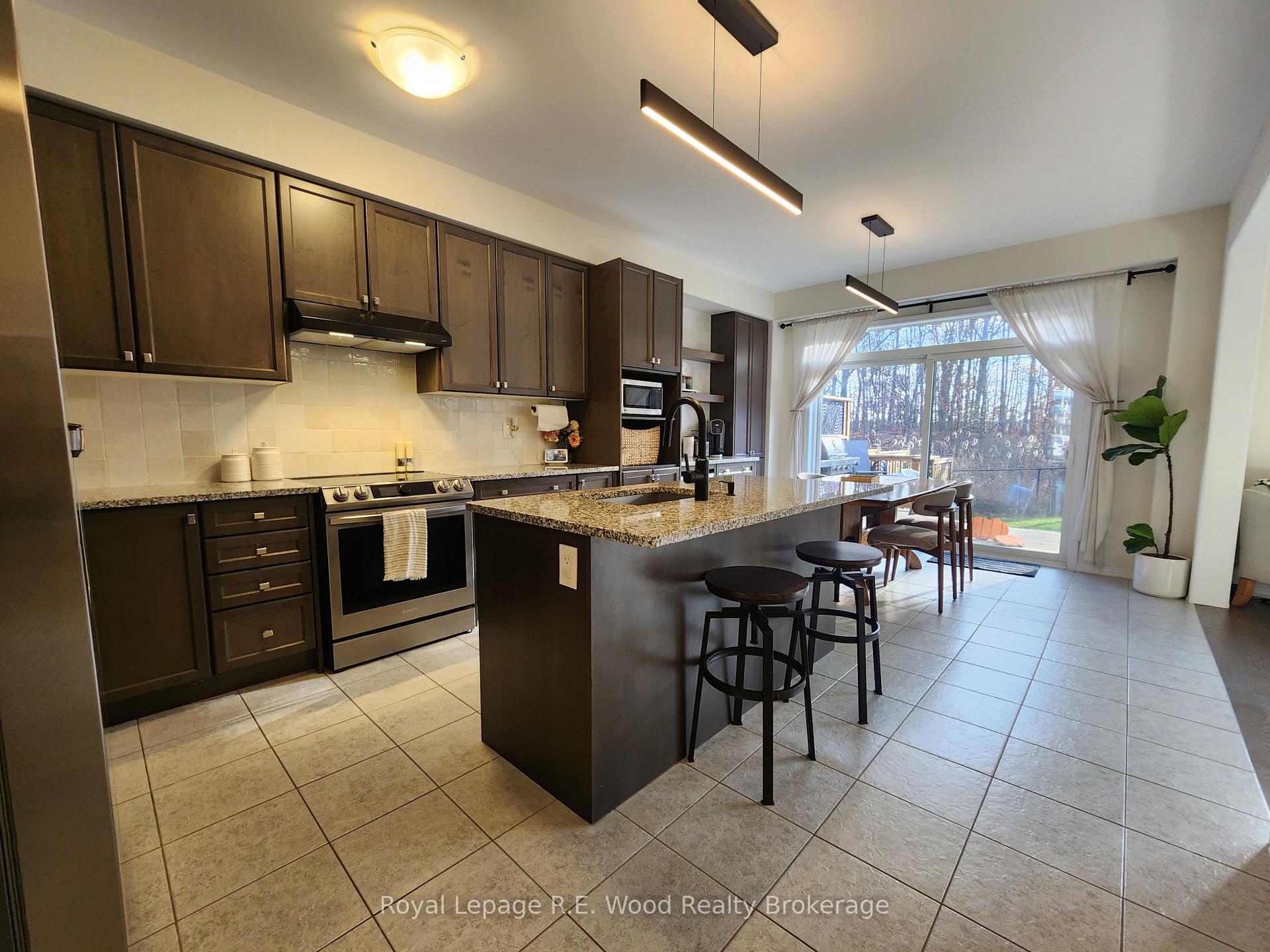 Photo 18 of 93 Cactus Crescent, Hamilton, Stoney Creek Mountain — HOMEH