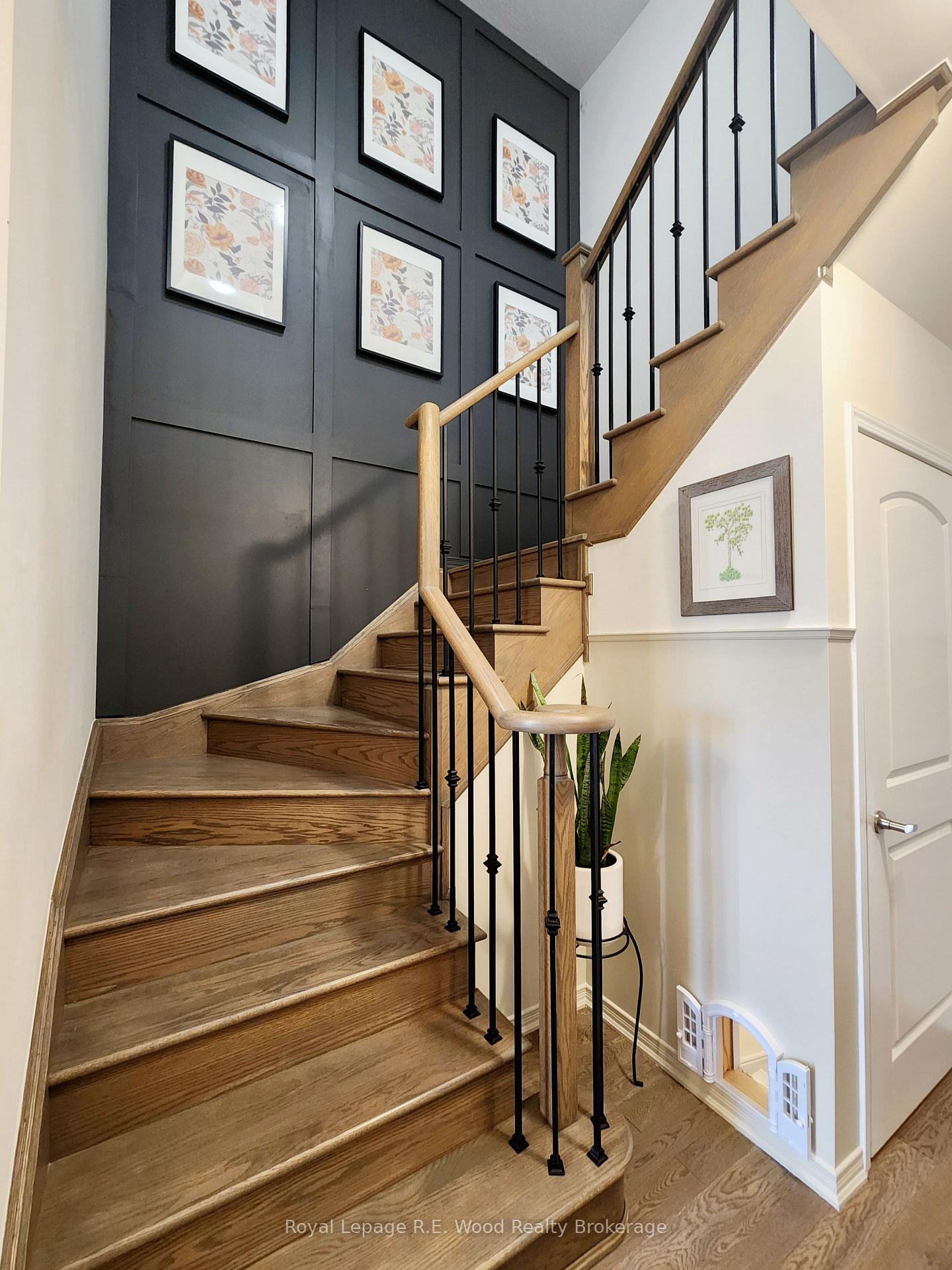 Photo 13 of 93 Cactus Crescent, Hamilton, Stoney Creek Mountain — HOMEH