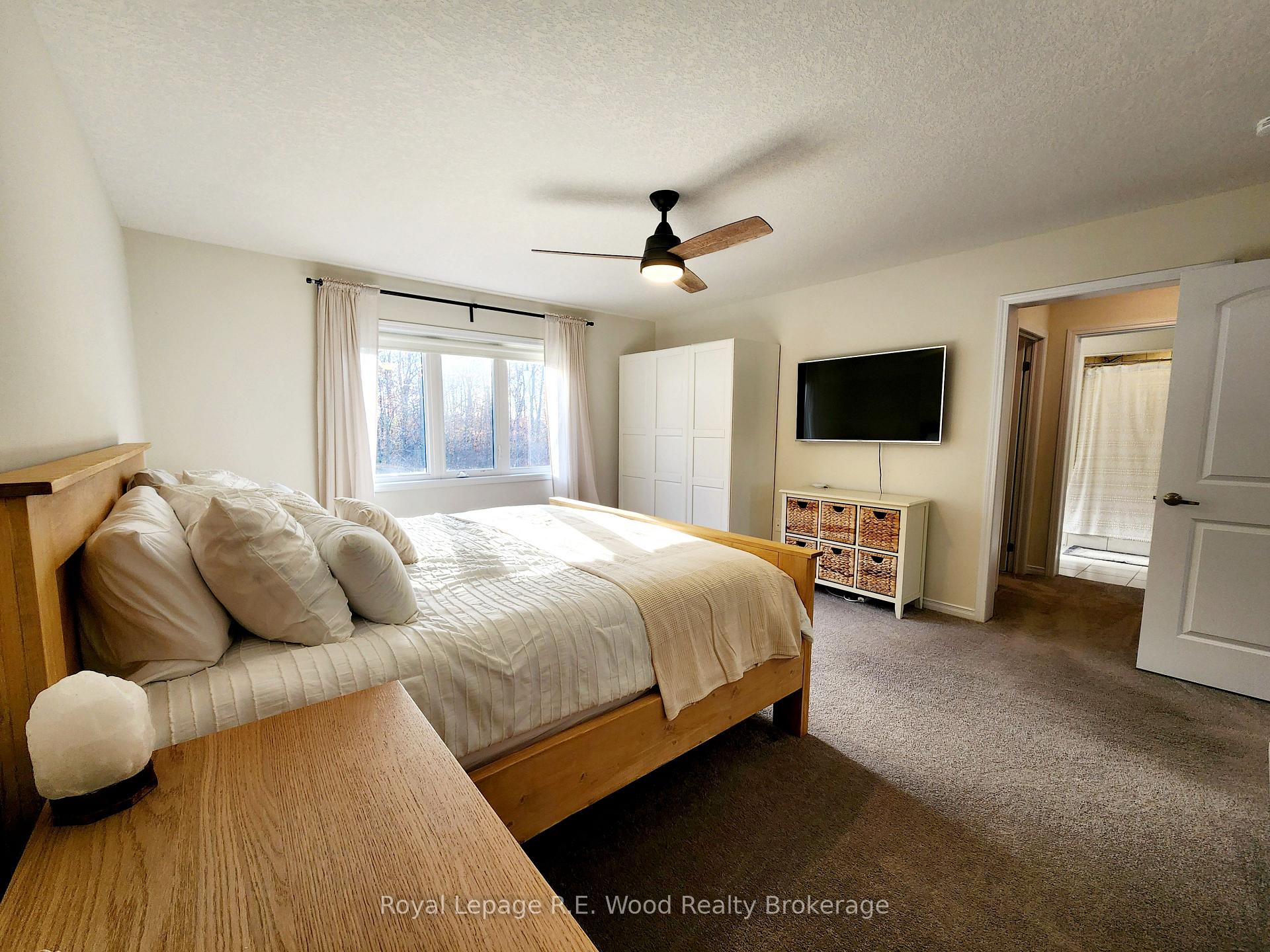Photo 24 of 93 Cactus Crescent, Hamilton, Stoney Creek Mountain — HOMEH