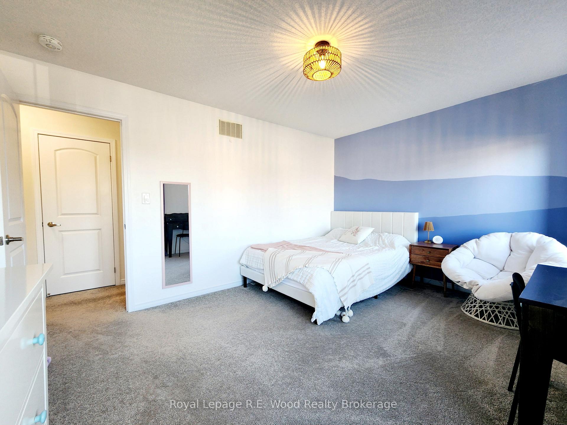 Photo 12 of 93 Cactus Crescent, Hamilton, Stoney Creek Mountain — HOMEH