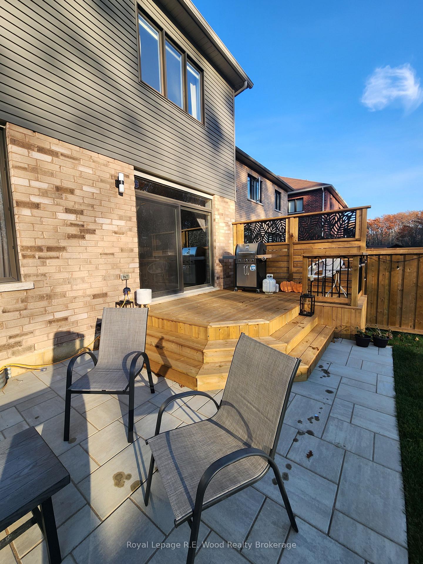 Photo 10 of 93 Cactus Crescent, Hamilton, Stoney Creek Mountain — HOMEH