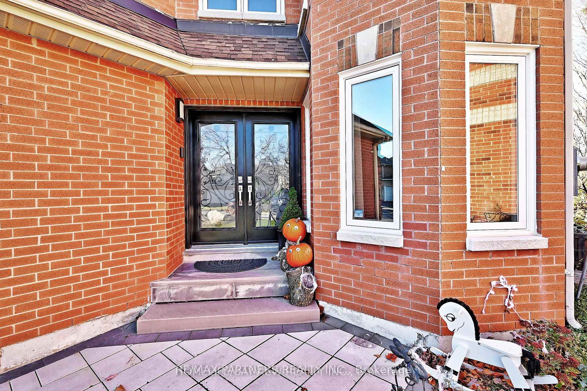 Photo 14 of 26 Sandfield Drive, Aurora, Aurora Highlands — HOMEH