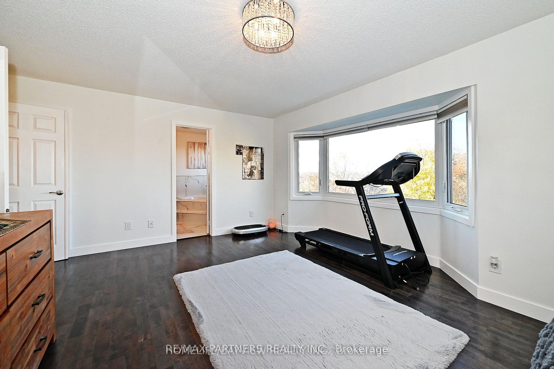 Photo 23 of 26 Sandfield Drive, Aurora, Aurora Highlands — HOMEH