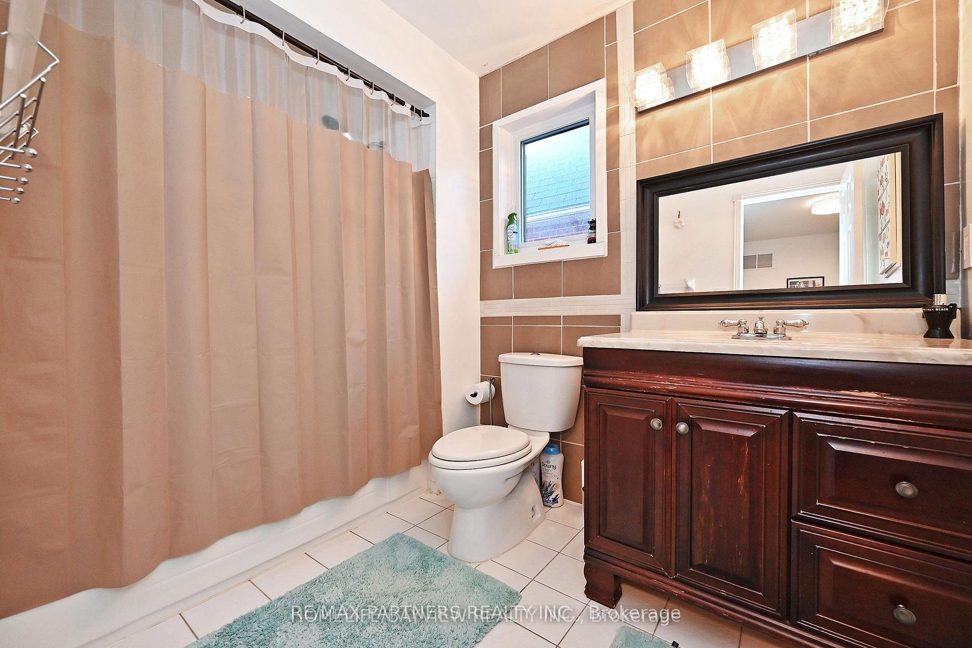 Photo 20 of 26 Sandfield Drive, Aurora, Aurora Highlands — HOMEH