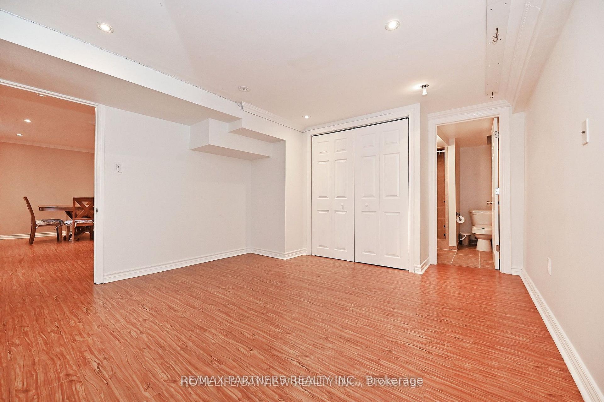 Photo 9 of 26 Sandfield Drive, Aurora, Aurora Highlands — HOMEH