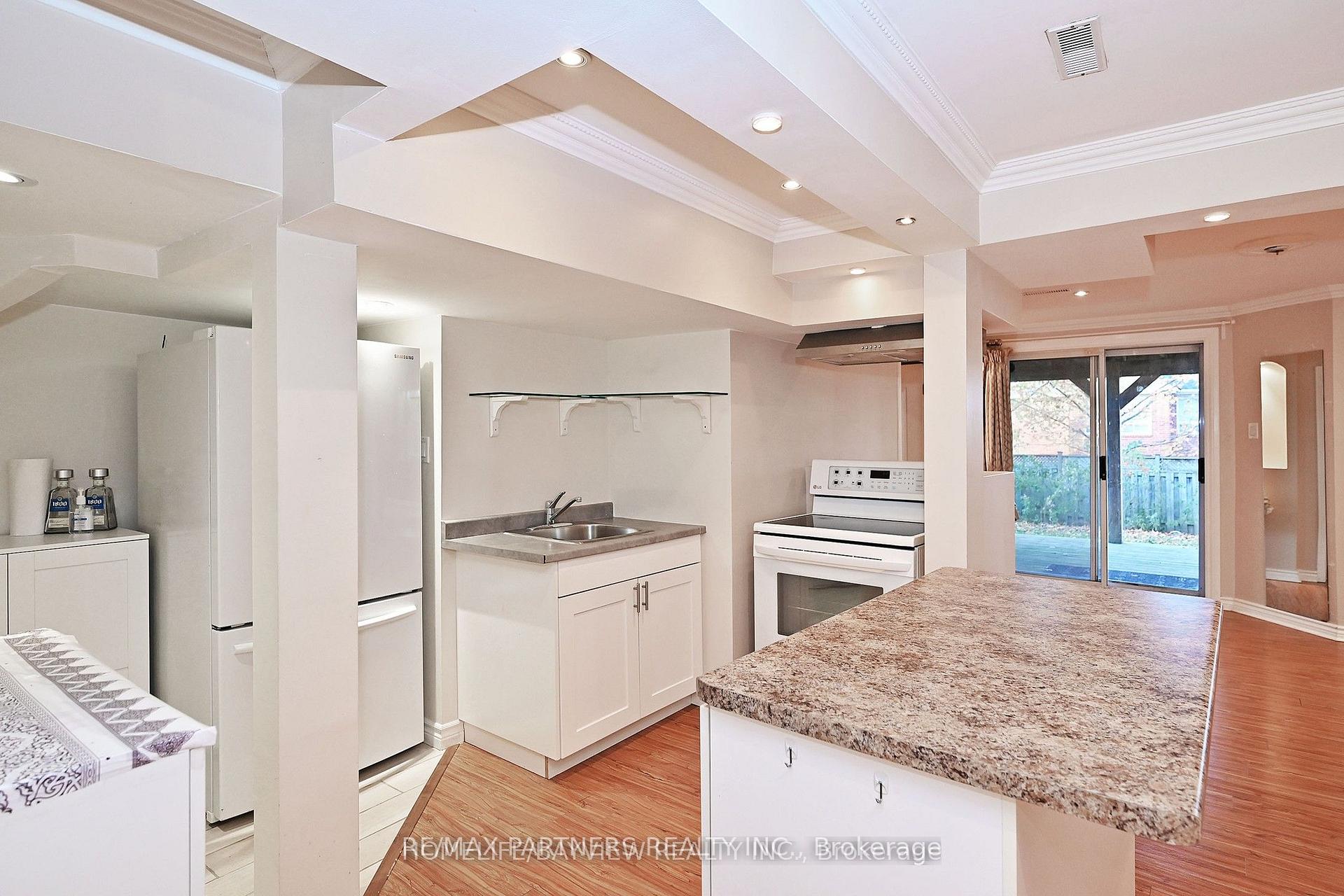 Photo 11 of 26 Sandfield Drive, Aurora, Aurora Highlands — HOMEH