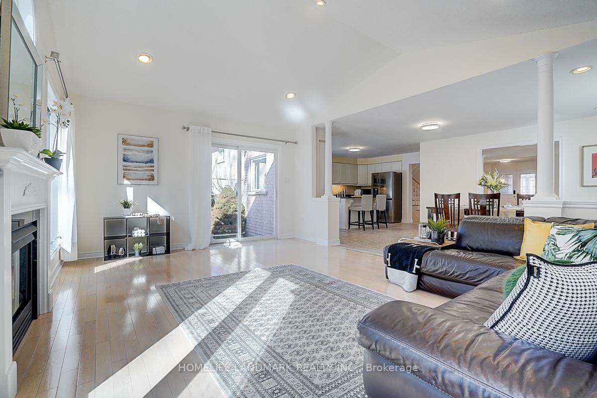 Photo 6 of 65 Crimson Ridge Road, Barrie, Bayshore — HOMEH