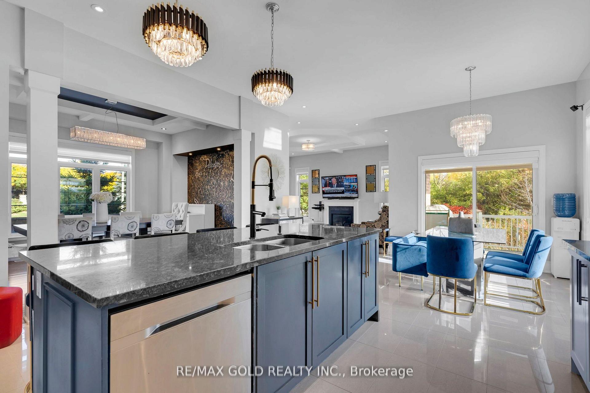 Photo 5 of 34 Rhapsody Crescent, Brampton, Vales of Castlemore — HOMEH